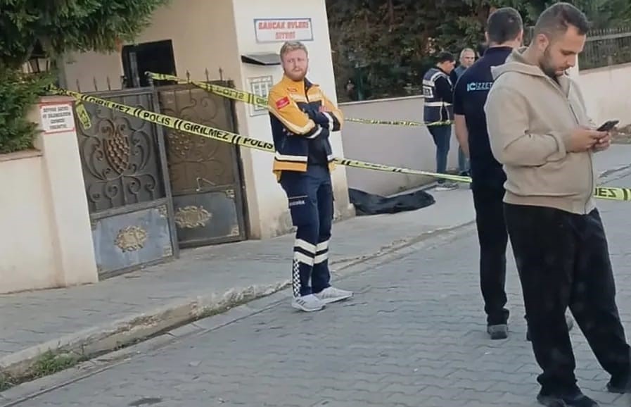 Bir Koca Dehşeti Daha! 39 Yaşındaki Kadın Sokak Ortasında Canice Katledildi (2)