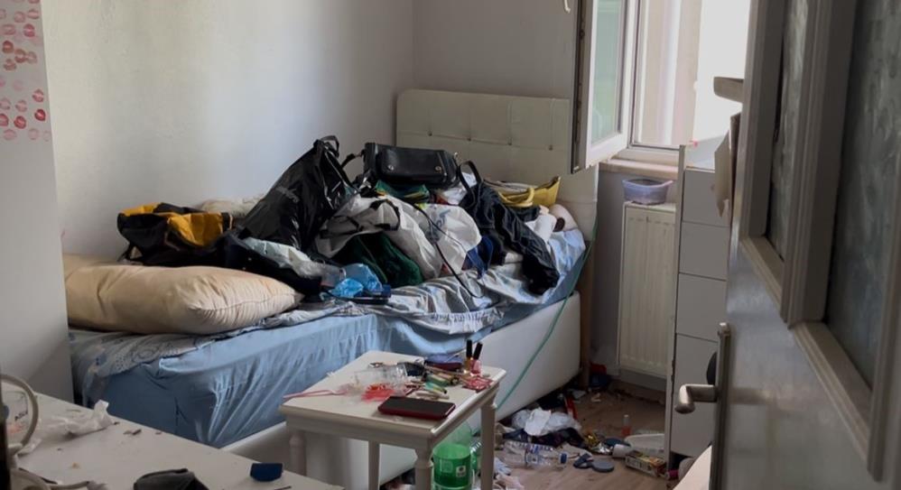 Bursada Cop Ev Alarmi 2 Kamyon Atik Cikarildi (1)