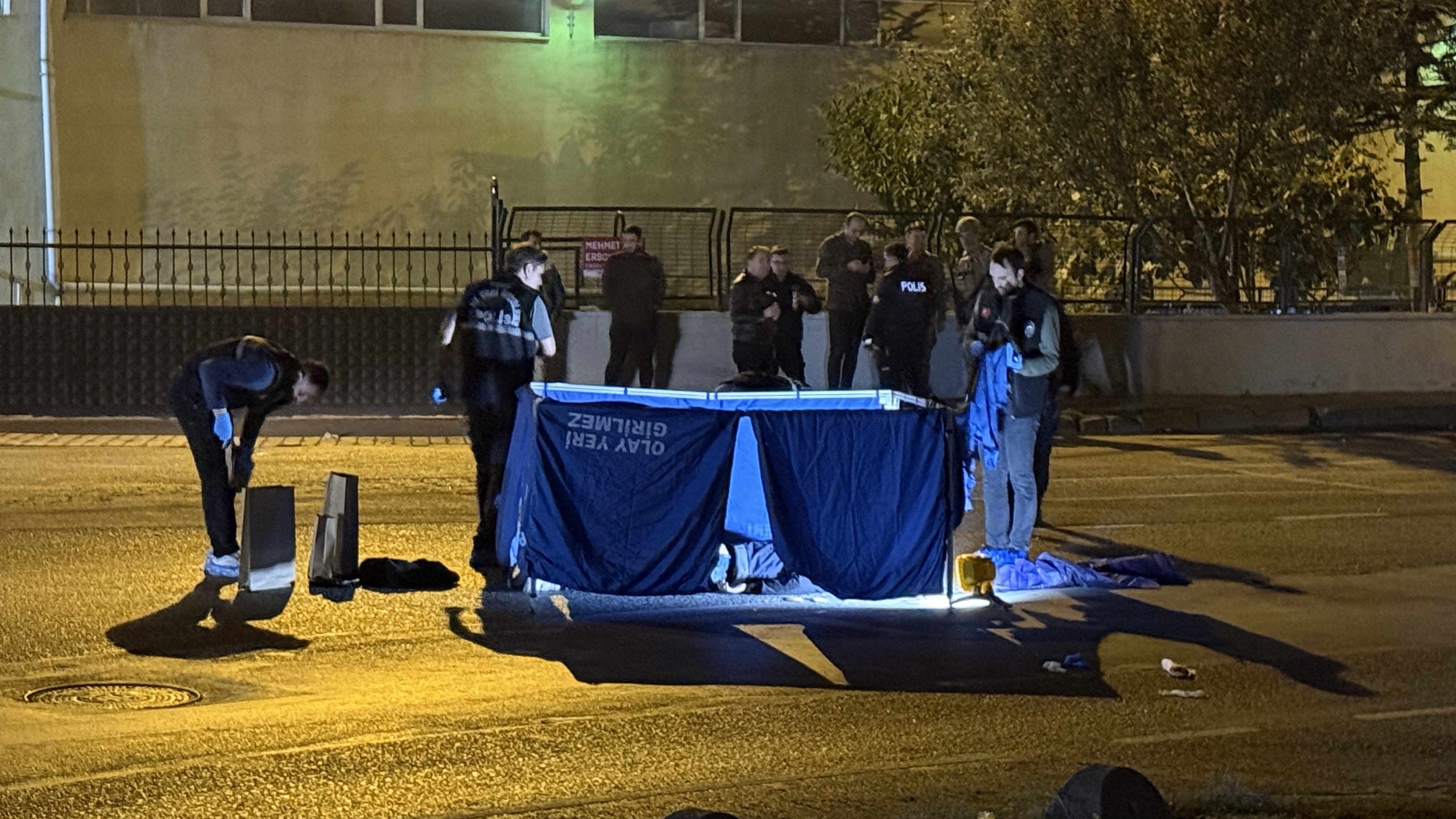 Cadde Ortasında Silahlı Saldırı Başından Vurulan Şahıs Öldü (3)