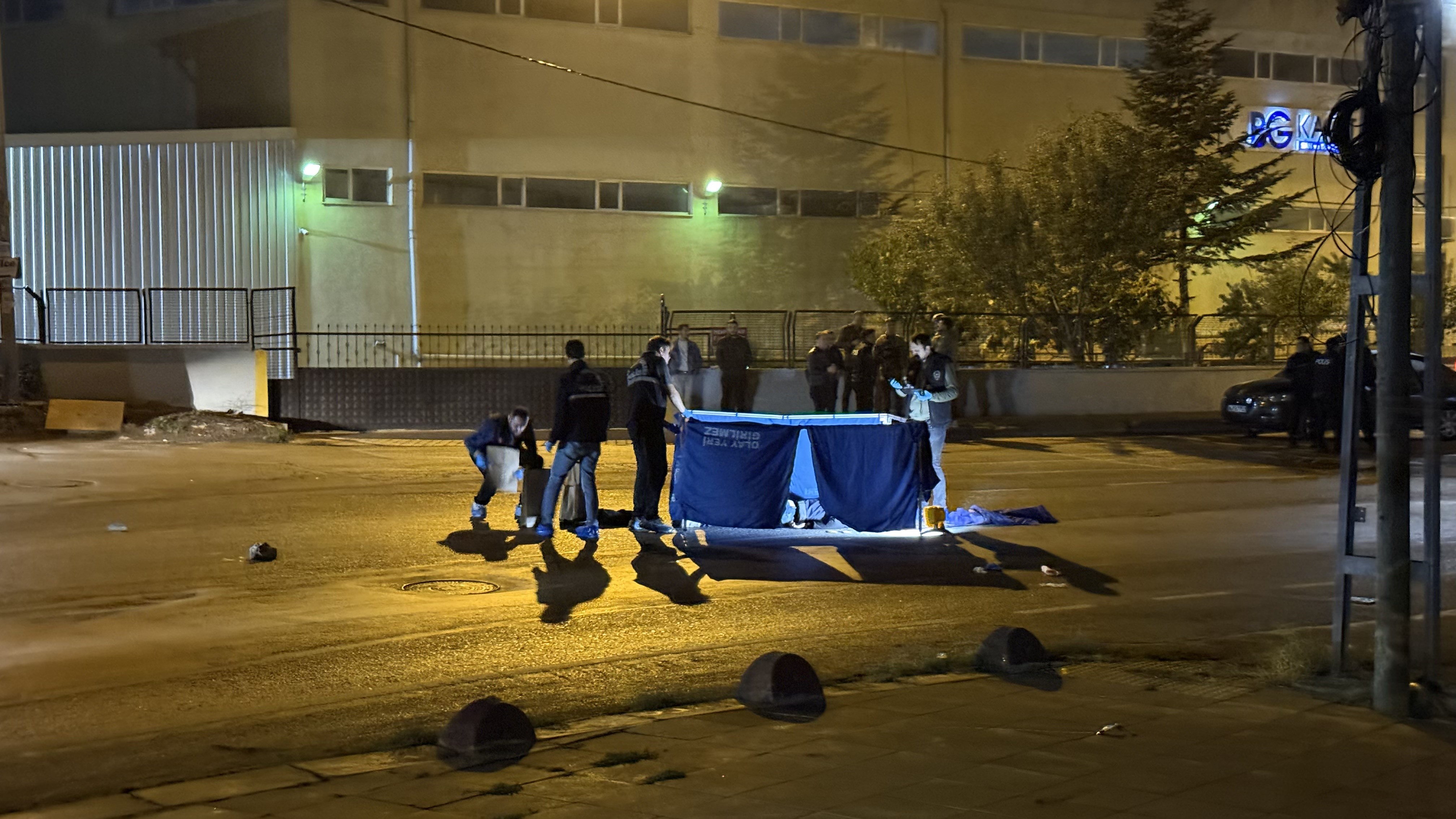 Cadde Ortasında Silahlı Saldırı Başından Vurulan Şahıs Öldü (5)