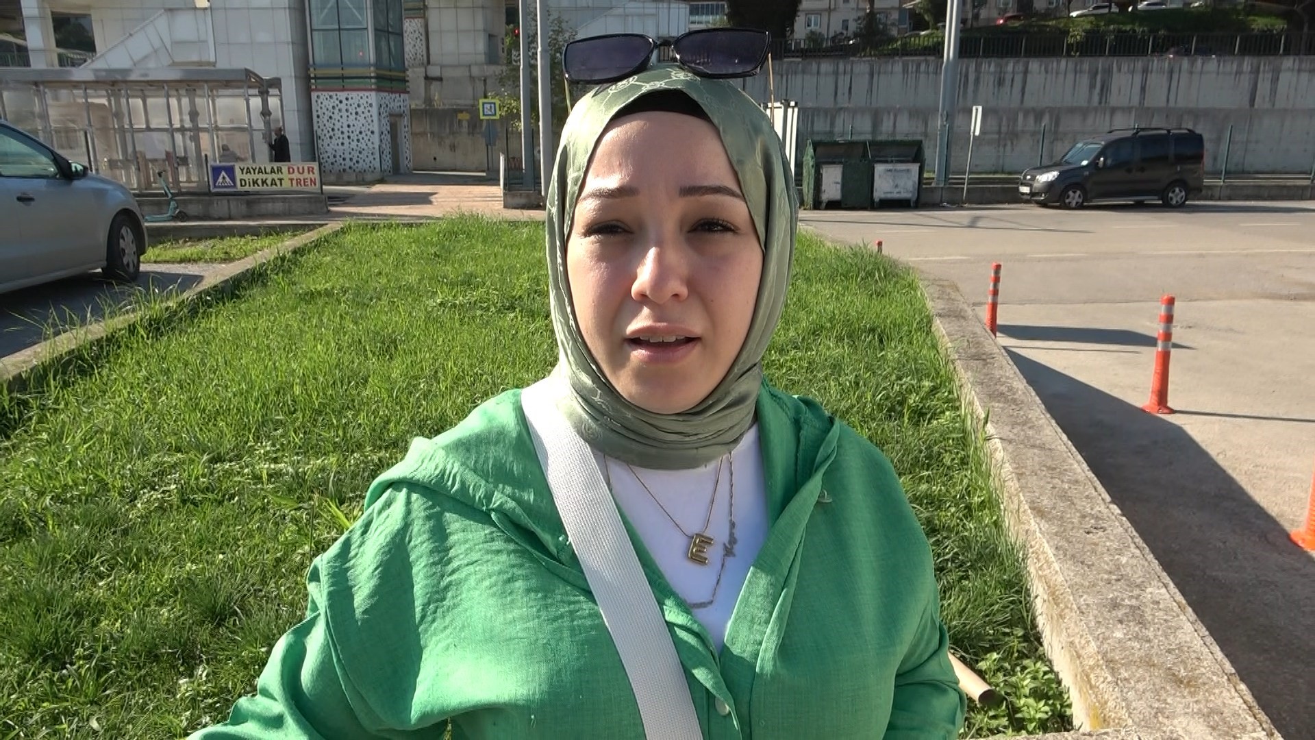 Çocuk Teslimi Sırasında Dehşet Anları! Başından Vuruldu, Araçtan Düştü (3)