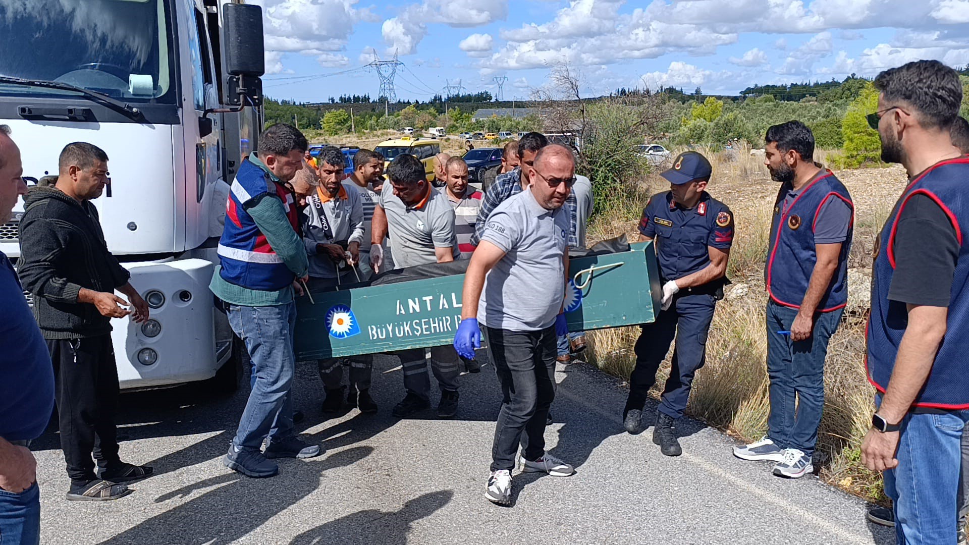 Çöp Kamyonunda Kan Donduran Cinayet Video Paylaştıktan Bir Gün Sonra Arkadaşını Öldürdü (6)