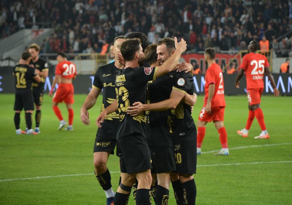 Corum Fk Evinde Manisa Fkyi 3 1 Maglup Etti (4)