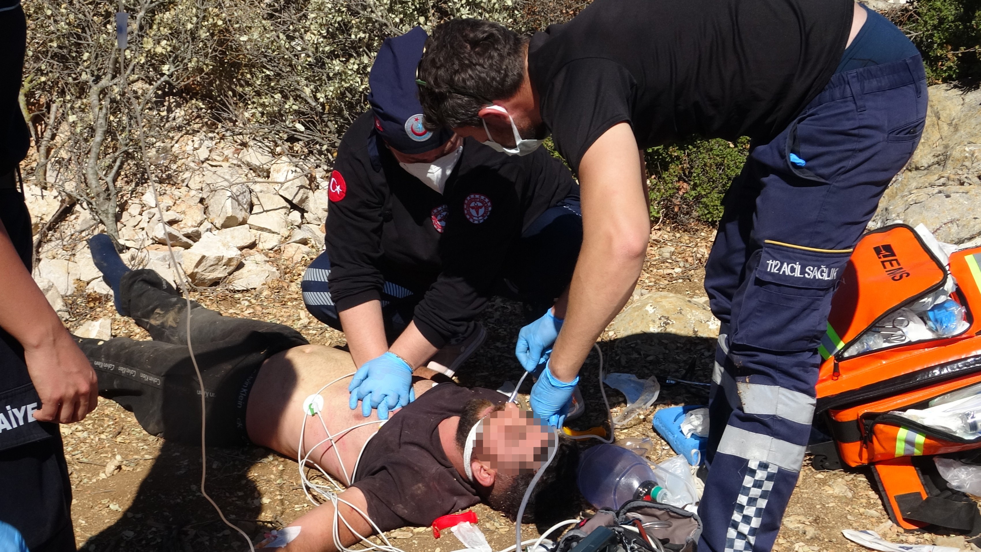 Define Ararken Ölüm Kuyusuna Girdiler Gazdan Zehirlenen 3 Kişiden 1’I Kurtarılamadı (12)