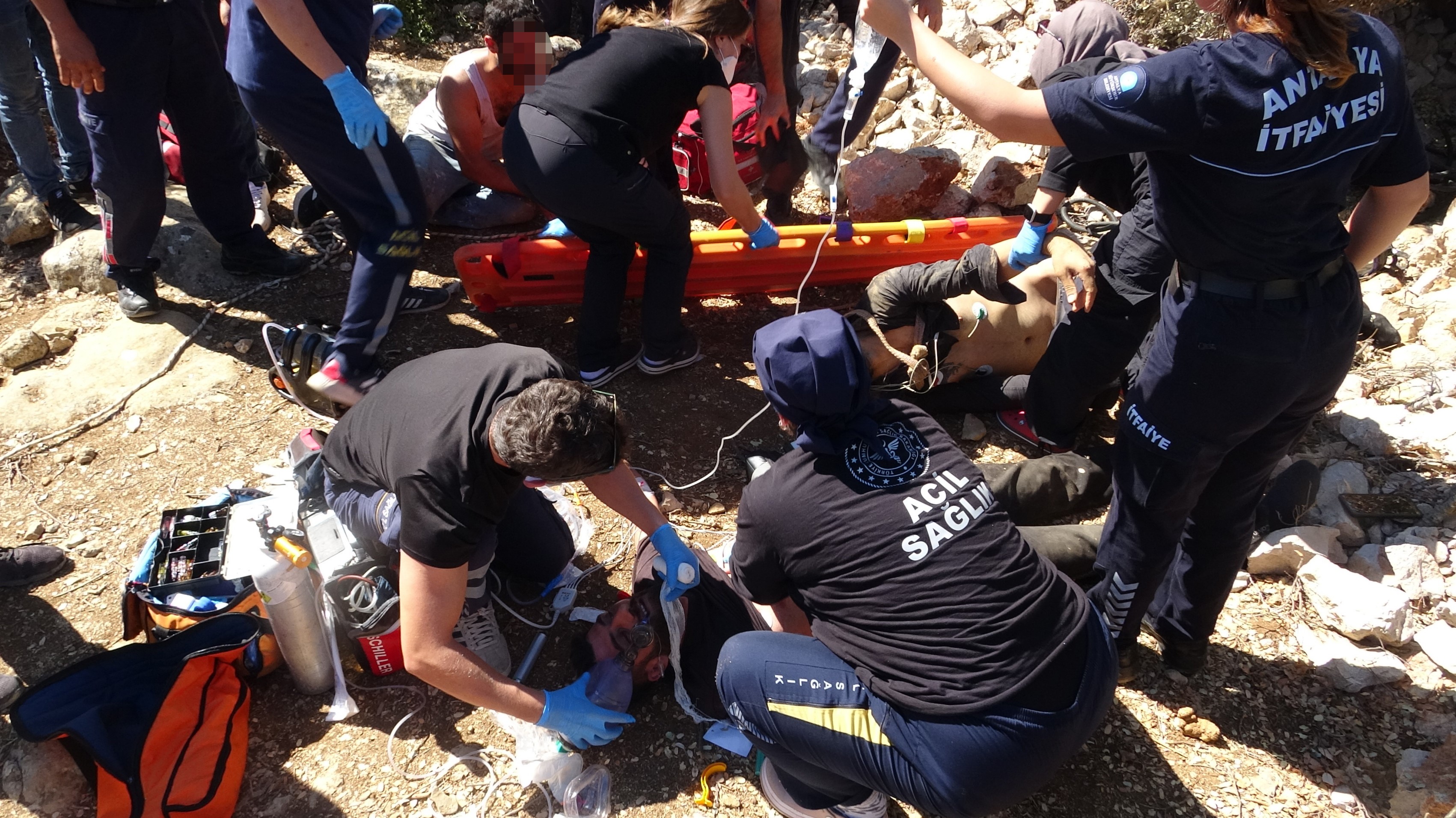 Define Ararken Ölüm Kuyusuna Girdiler Gazdan Zehirlenen 3 Kişiden 1’I Kurtarılamadı (13)