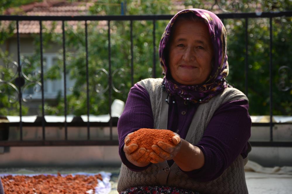 Demirci Tarhanasi Kadinlarin Emegiyle Kisa Hazirlaniyor (6)
