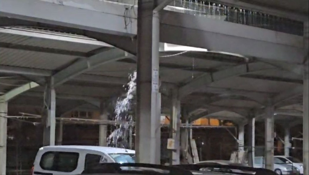 Deprem Korkusu Yağmurla Katlandı Sağanak Yağış Vatandaşlara Zor Anlar Yaşattı (3)