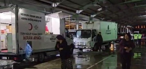 Deprem Korkusu Yağmurla Katlandı Sağanak Yağış Vatandaşlara Zor Anlar Yaşattı (4)