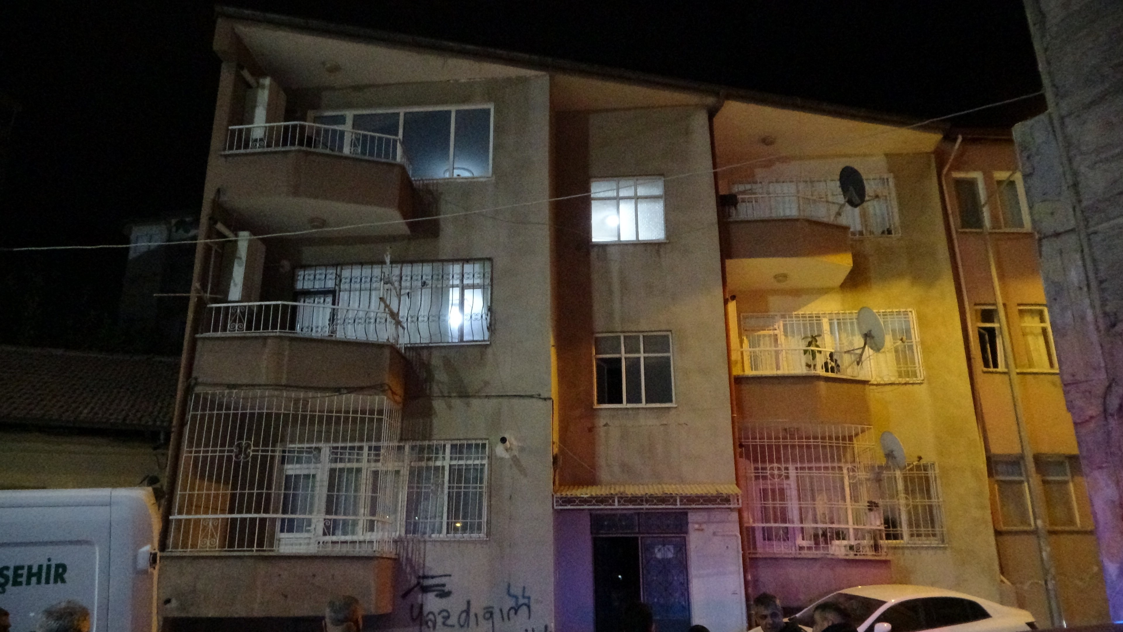 Endişeyle Gittiler, Acı Haberle Yıkıldılar Kendisinden Haber Alınamayan Adam Evinde Ölü Bulundu (2)