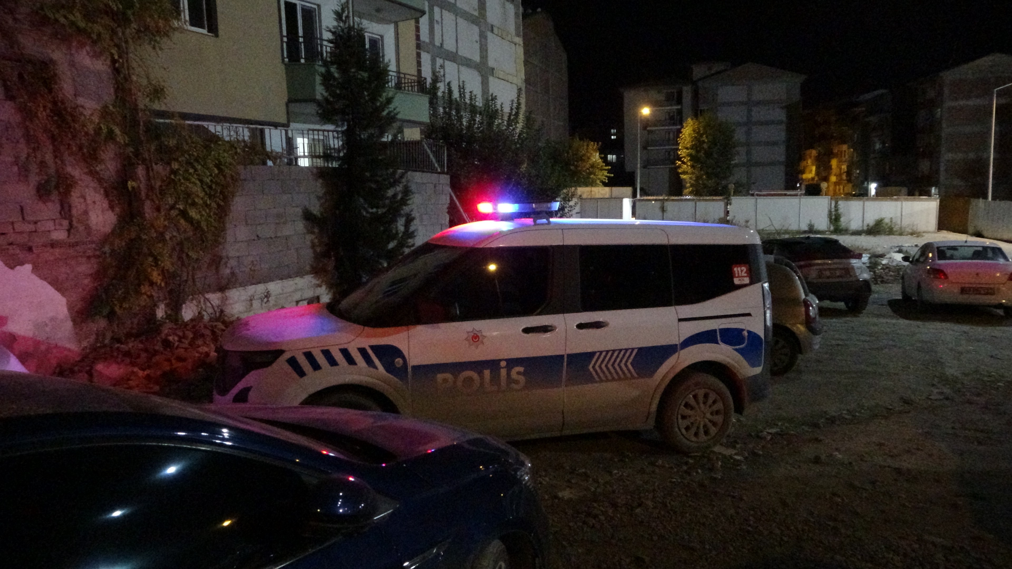 Endişeyle Gittiler, Acı Haberle Yıkıldılar Kendisinden Haber Alınamayan Adam Evinde Ölü Bulundu (4)