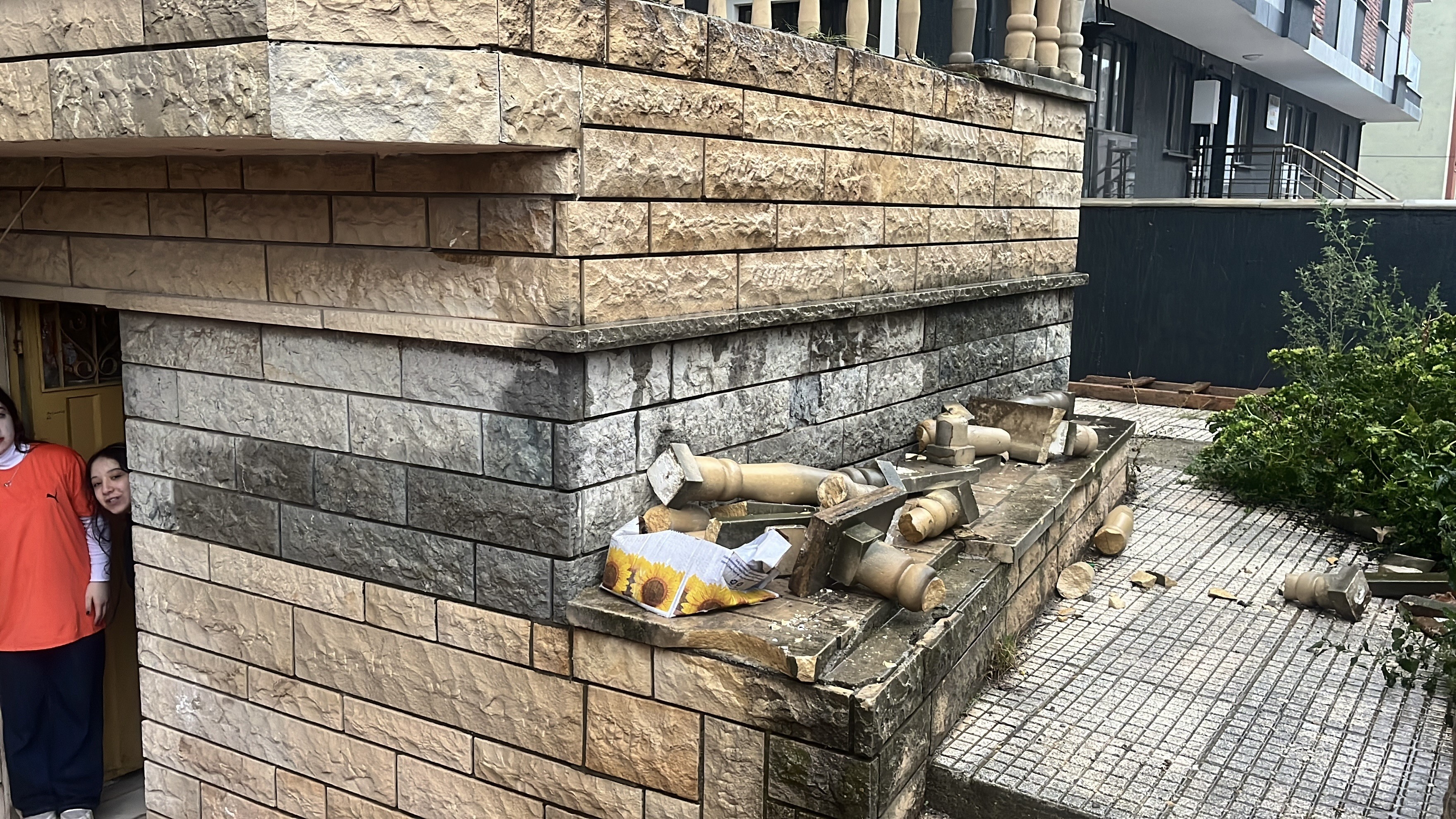 Evine Giriyordu 14 Yasindaki Cocuk Sans Eseri Hayatta Kaldi (2)