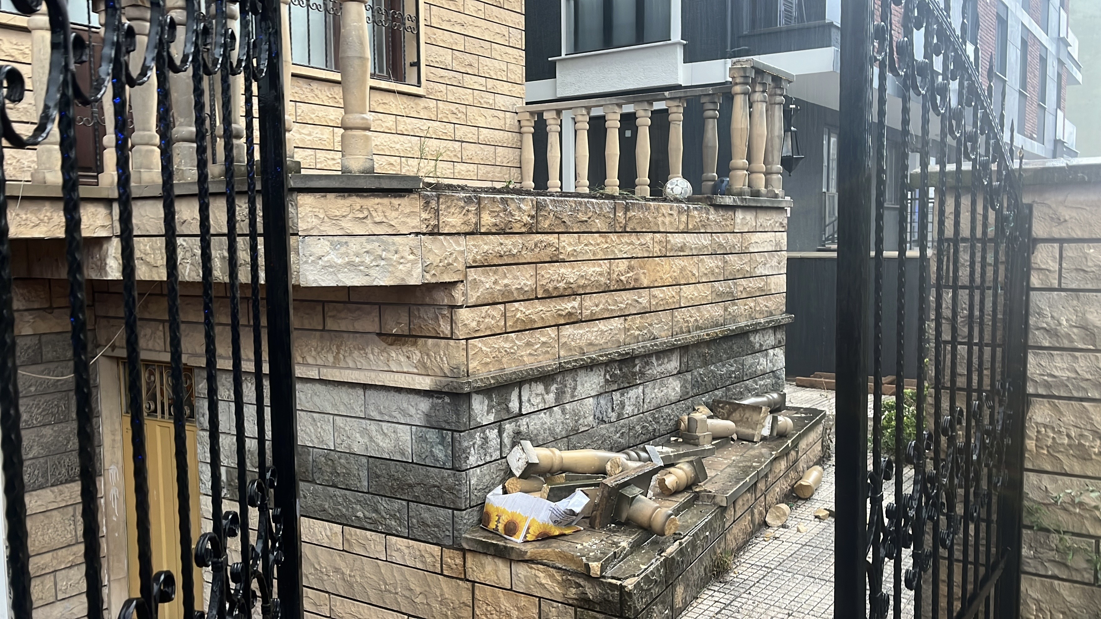 Evine Giriyordu 14 Yasindaki Cocuk Sans Eseri Hayatta Kaldi (4)