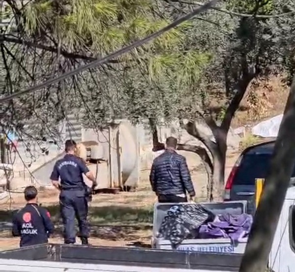 Fabrika Bahçesinde Silahlı Dehşet Husumetli Olduğu Iki Kişiyi Öldürdü (4)