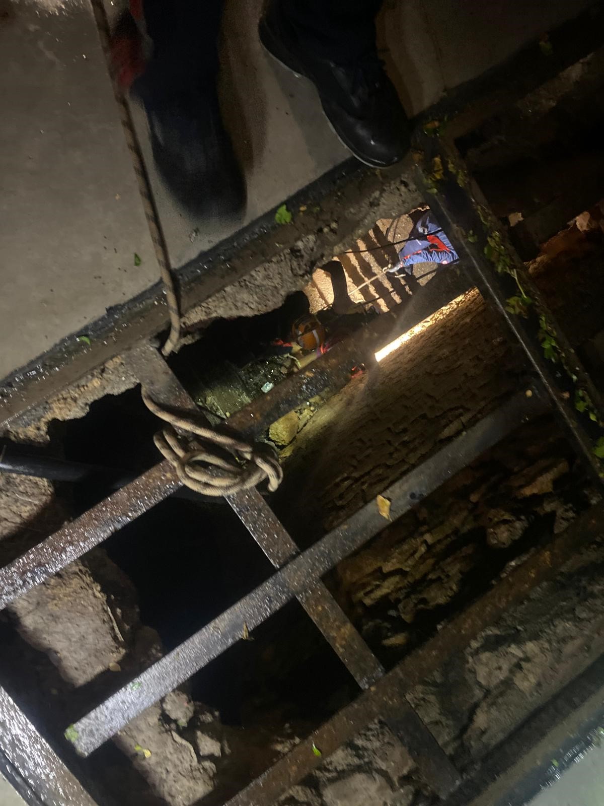 Falezlerde Korku Dolu Anlar Sığındıkları Mağarada Mahsur Kalan 2 Kişi Film Gibi Operasyonla Kurtarıldı (5)