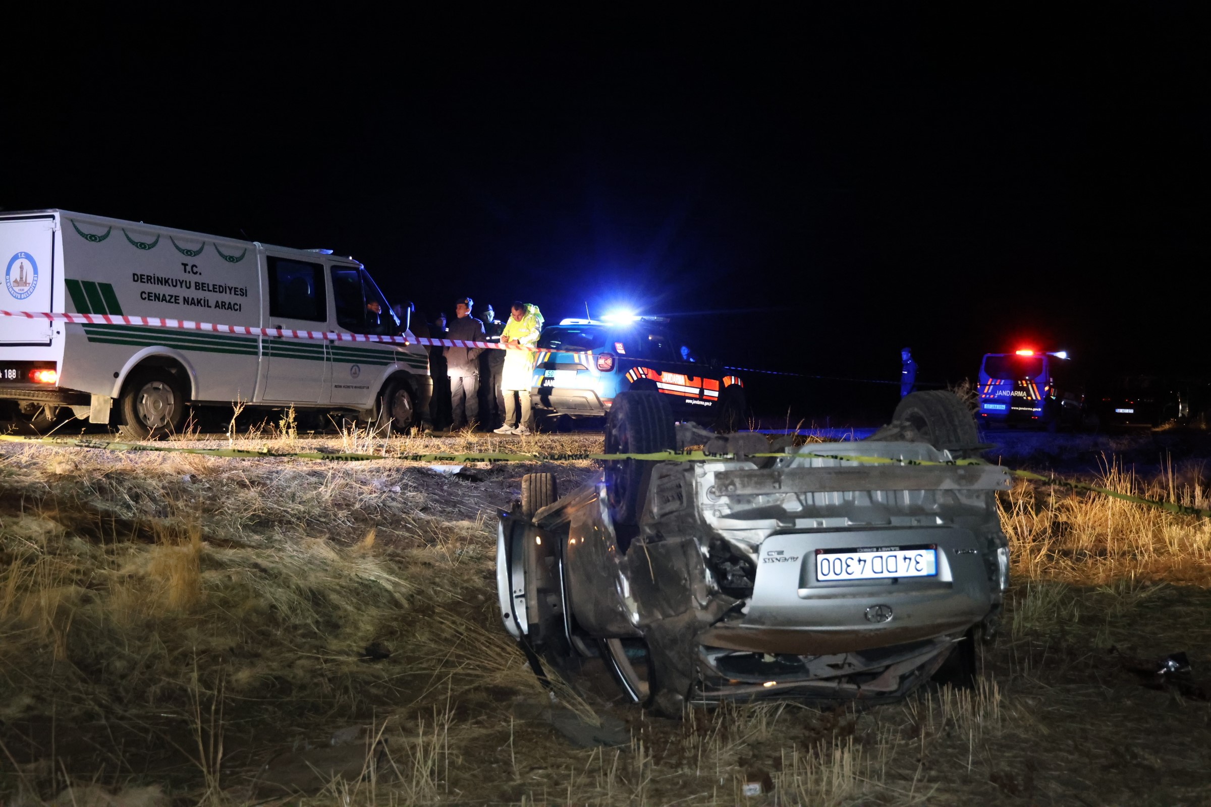 Gece Yarısı Feci Kaza Araç Tarlaya Uçtu, 2 Ölü (5)