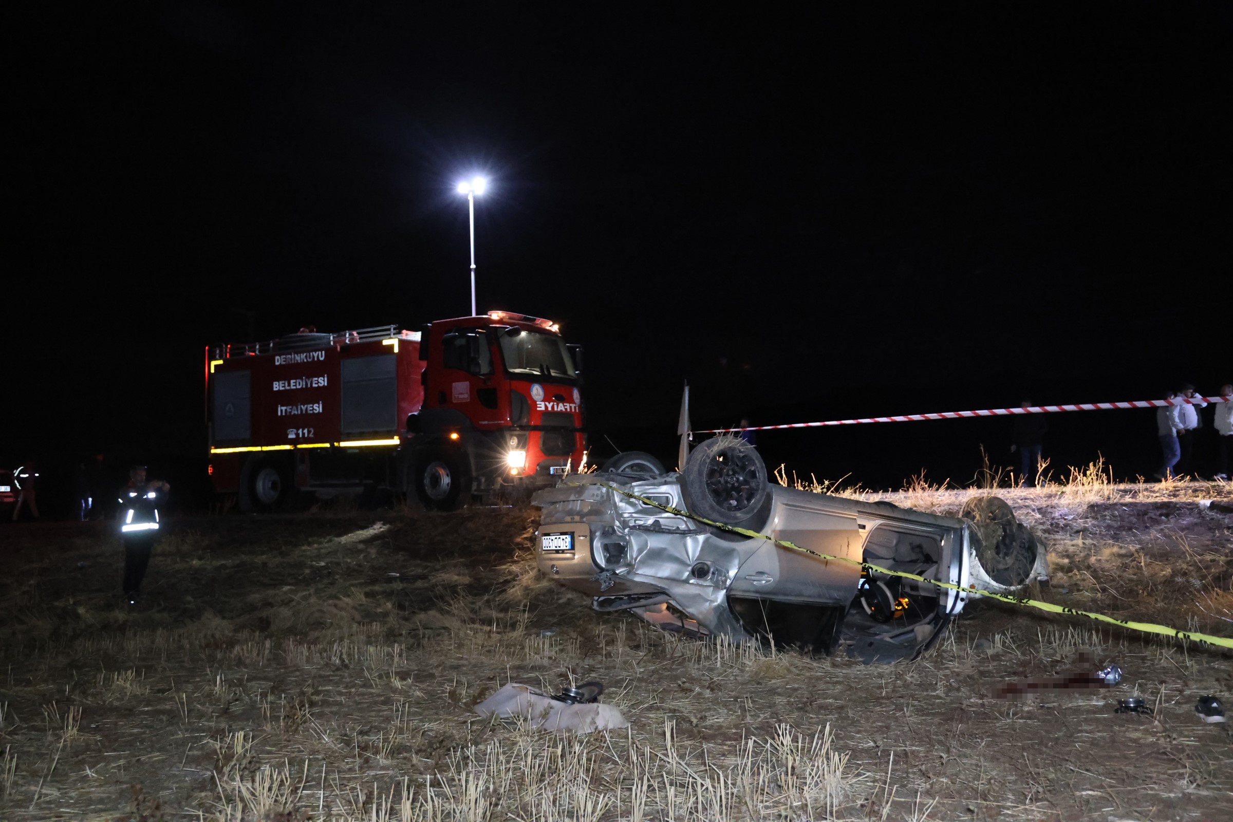 Gece Yarısı Feci Kaza Araç Tarlaya Uçtu, 2 Ölü (7)