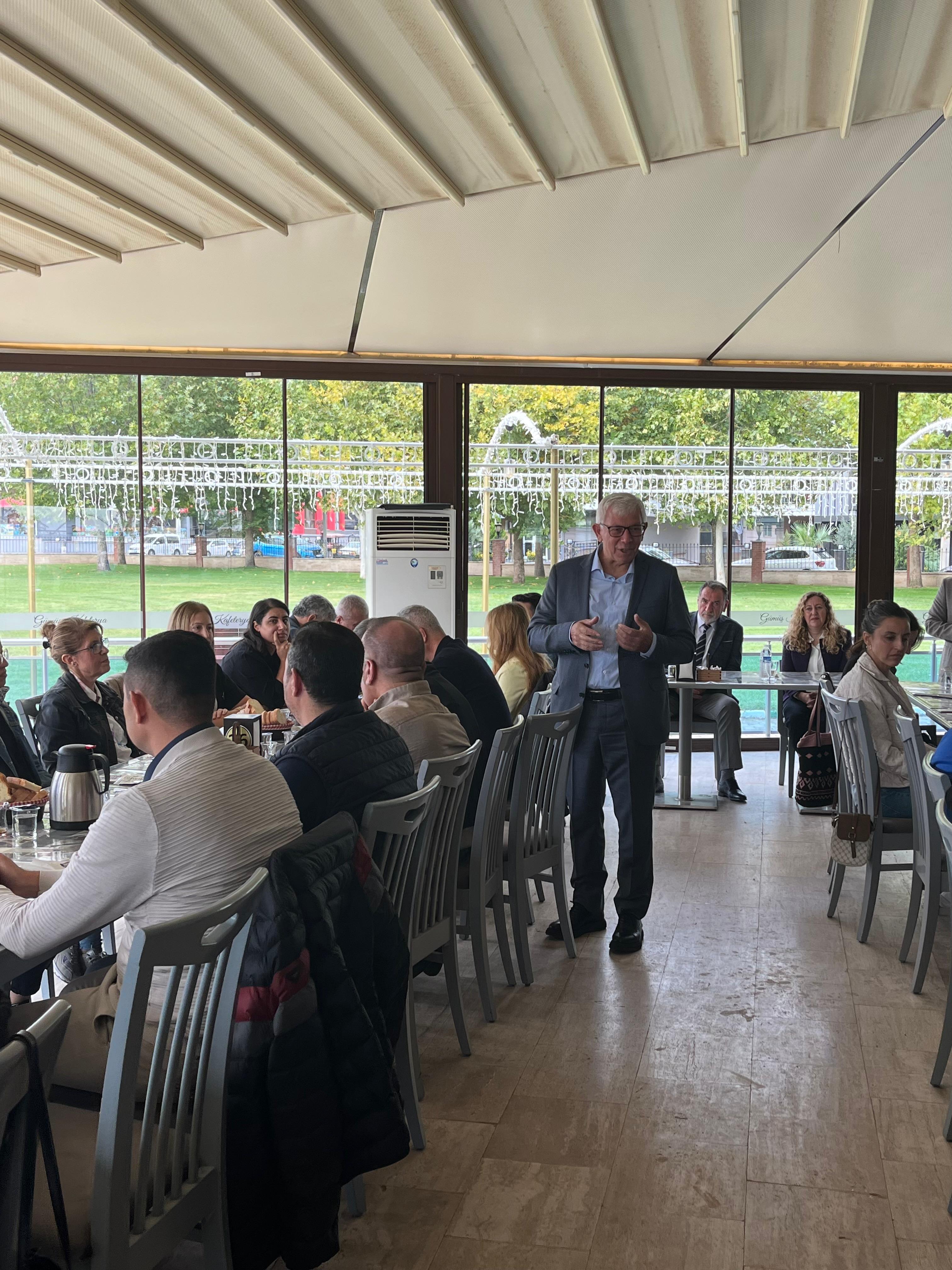 Geleceğin Finansçıları, Mesleğin Ustalarıyla Aynı Sofrada (9)