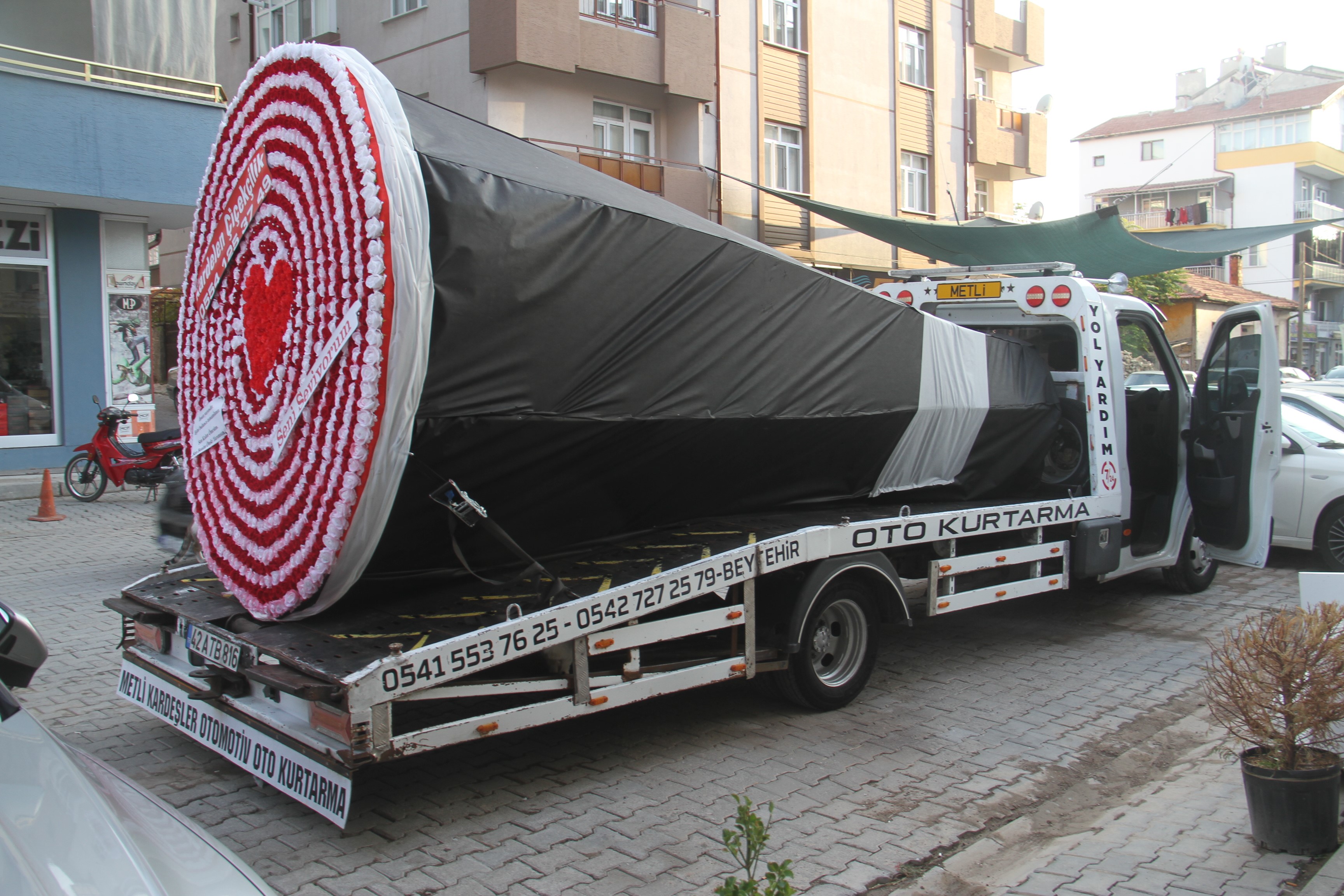 Gören Bir Daha Baktı Çekici Değil Sanki Çiçek Bahçesi (3)