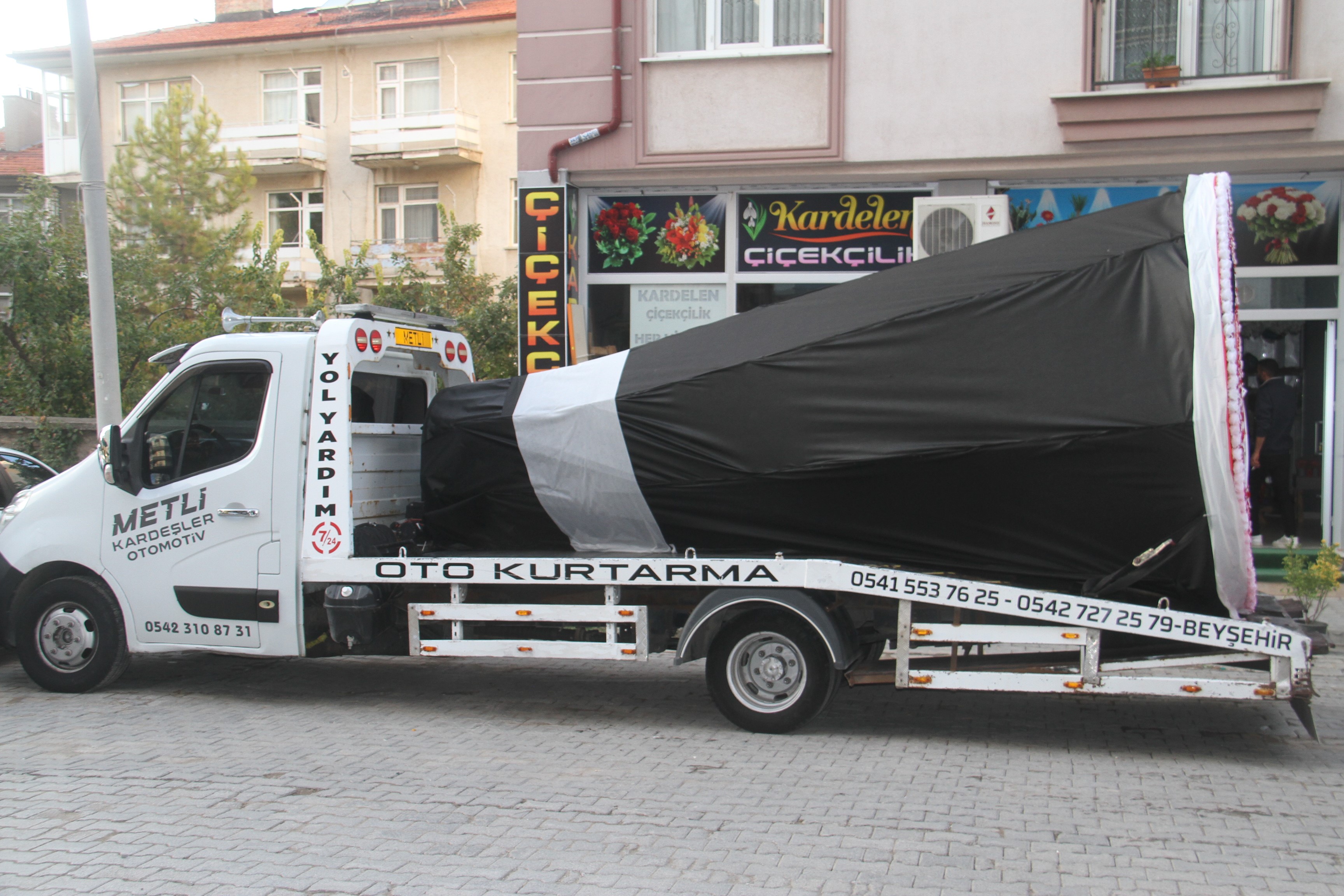 Gören Bir Daha Baktı Çekici Değil Sanki Çiçek Bahçesi (4)