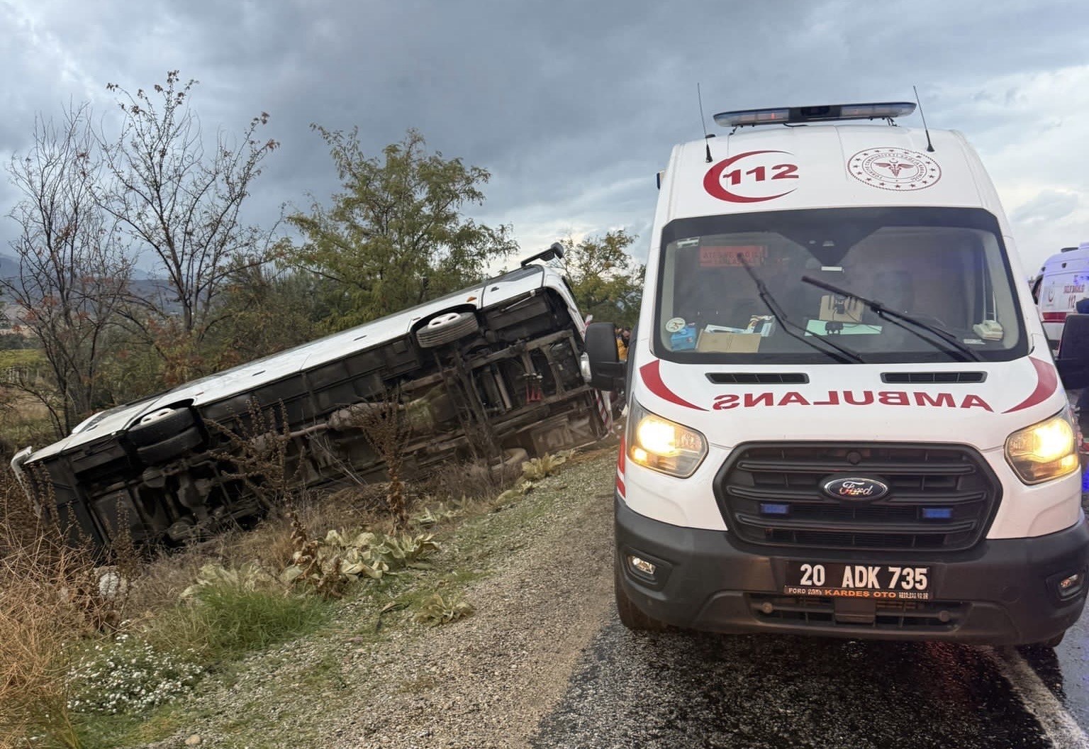 Günübirlik Tur Faciaya Dönüştü Midibüs Şarampole Devrildi; 2 Ölü, 31 Yaralı (3)