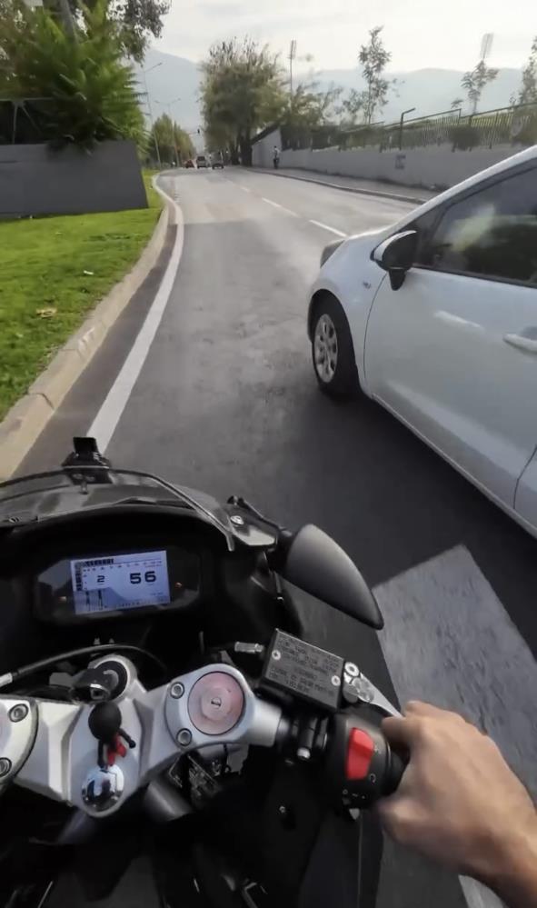 Hak Edene Hak Ettigini Vereceksin Sozleriyle Bakin Nasil Ofkesine Yenik Dustu Trafik O (3)