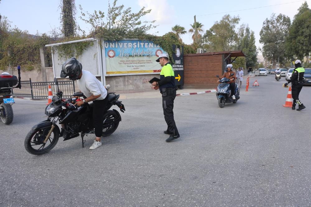 Hatayda Motosiklet Suruculerine Kask Denetimi (2)