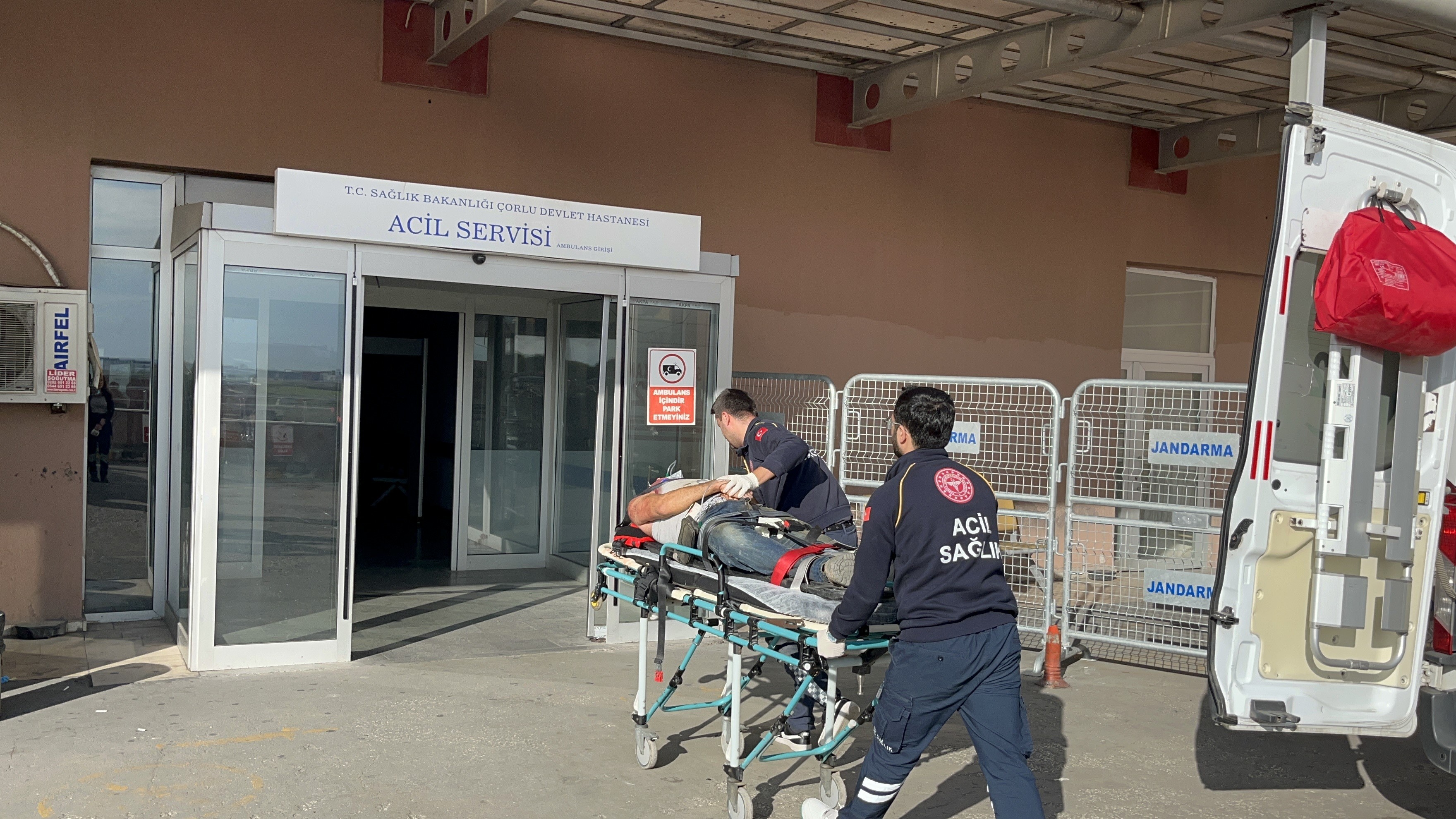 İnşaatta Korkunç Kaza 50 Yaşındaki Işçi Iskeleden Zemine Çakıldı (2)