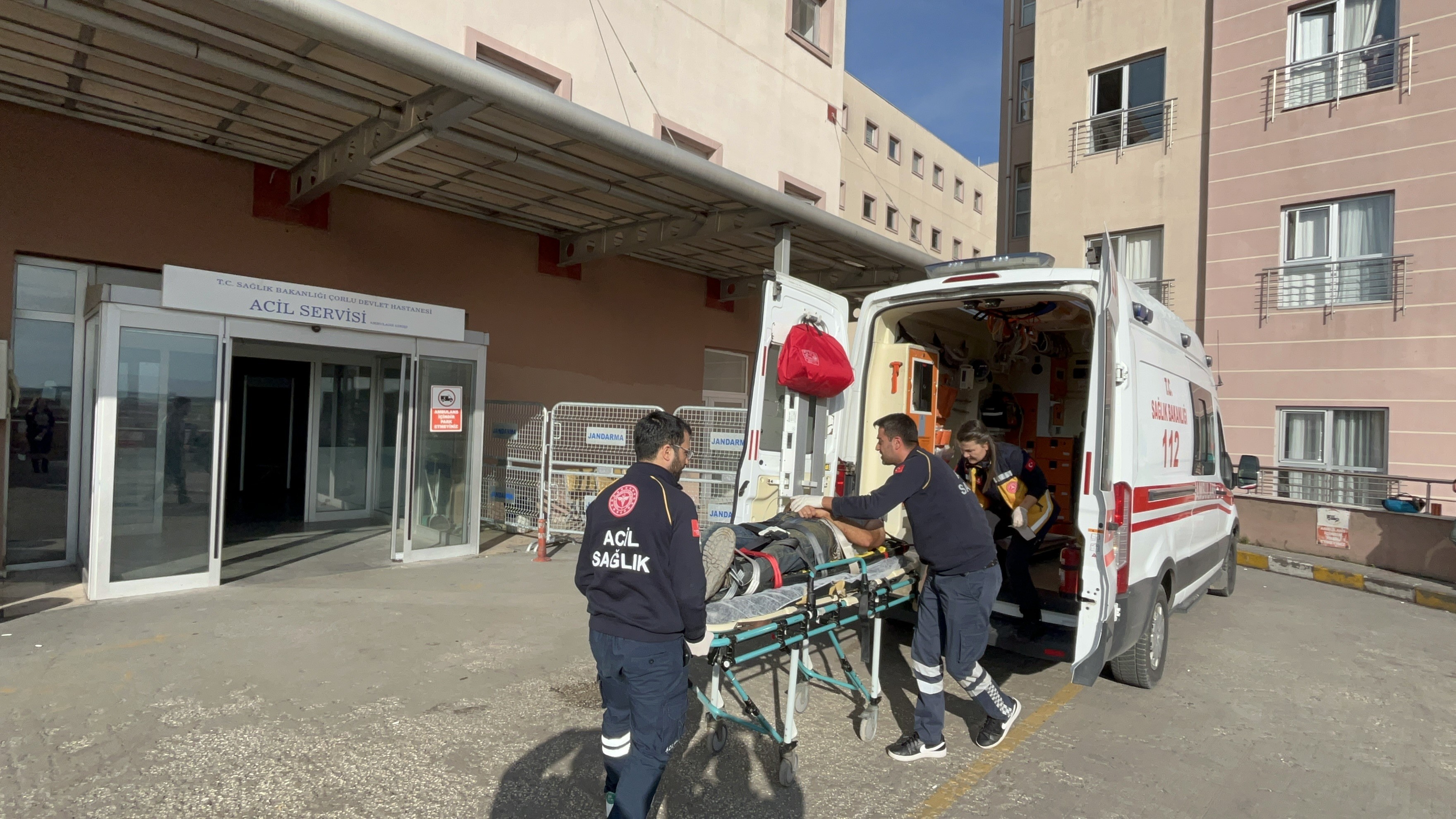 İnşaatta Korkunç Kaza 50 Yaşındaki Işçi Iskeleden Zemine Çakıldı (3)