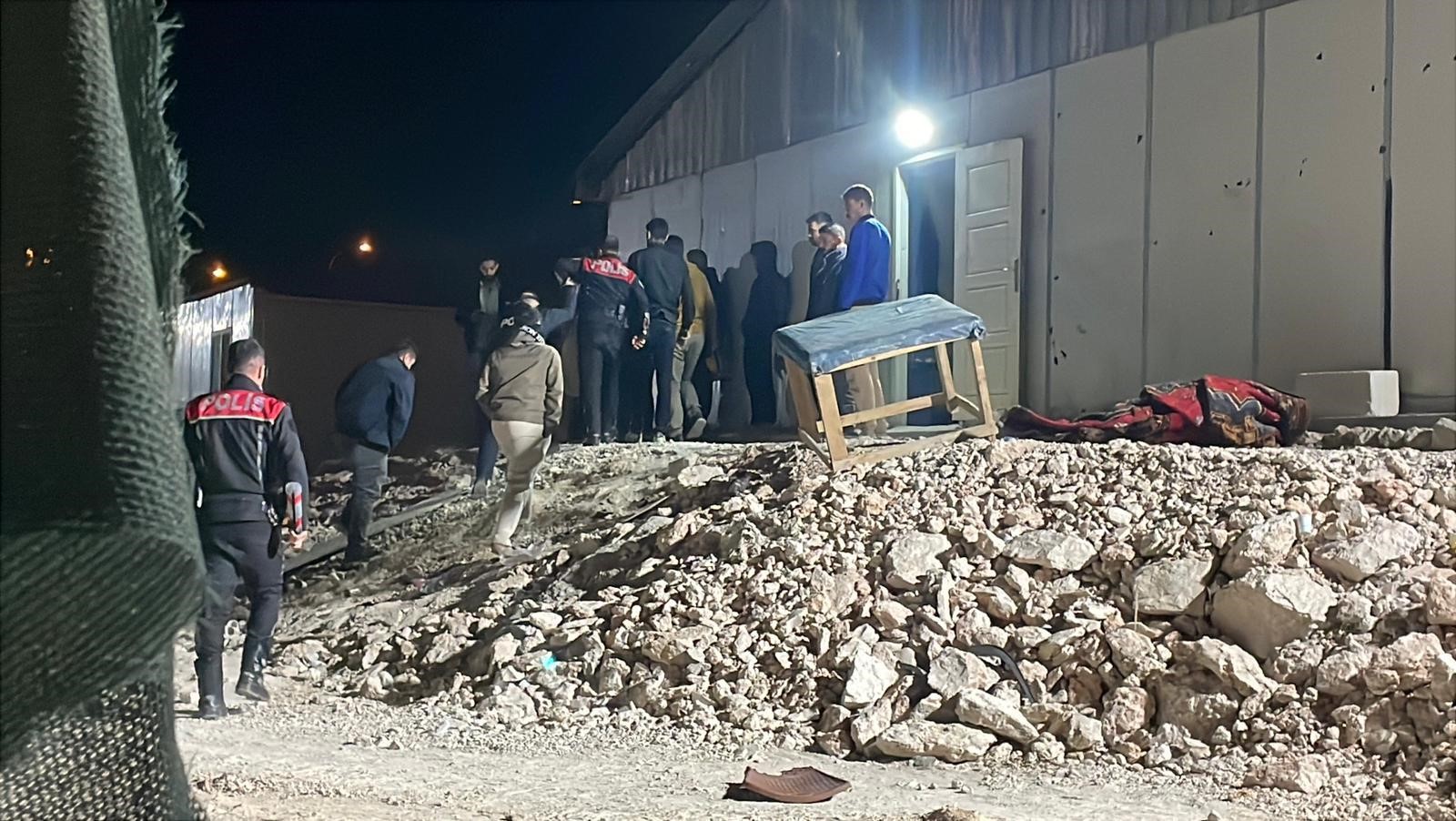 İnşaatta Ses Tartışması Faciaya Dönüştü 1’I Ağır, 4 Yaralı (3)