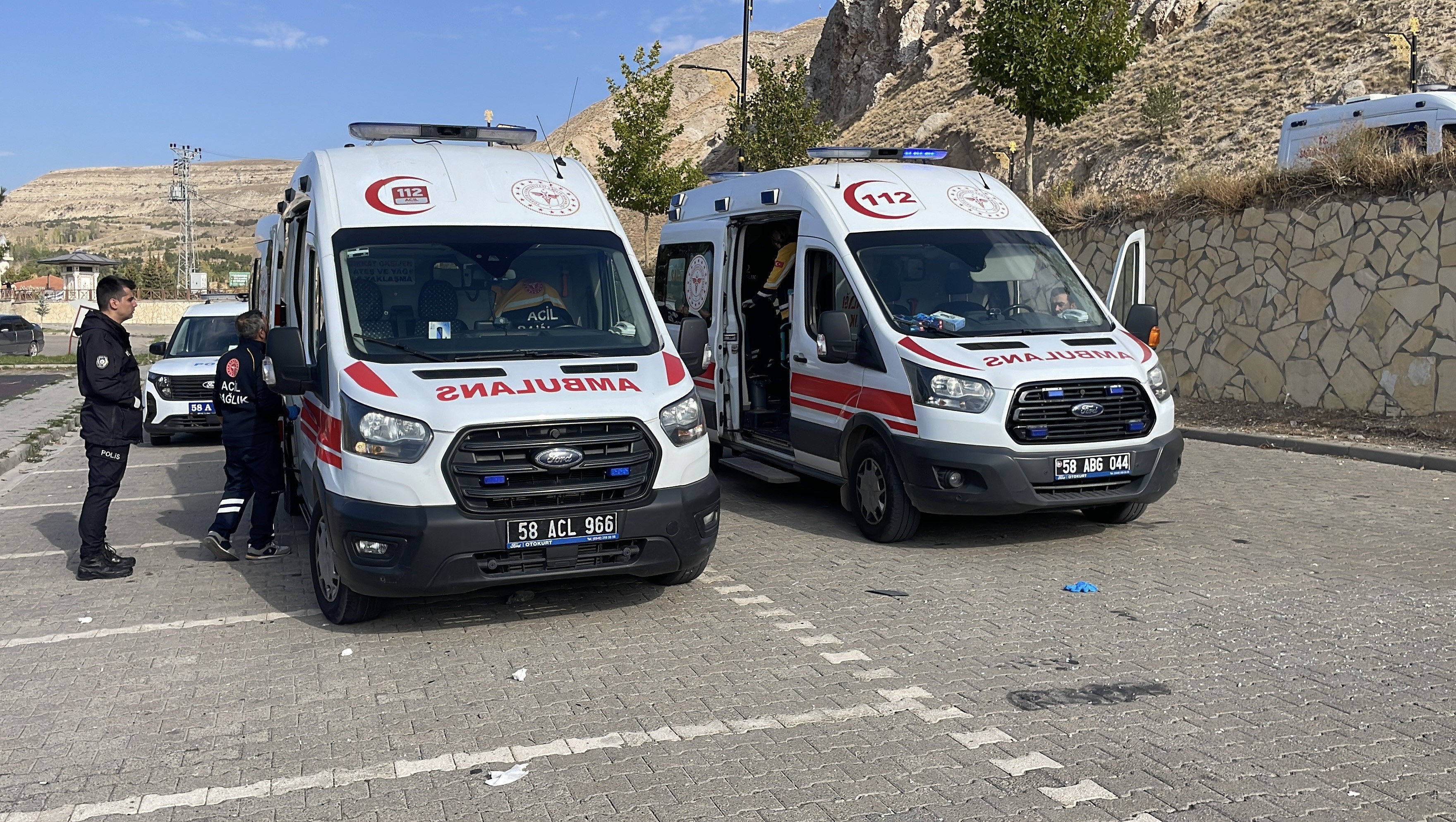 İstinat Duvarına Çarpan Minibüste Feci Kaza 15 Yaşındaki Çocuk Hayatını Kaybetti (2)