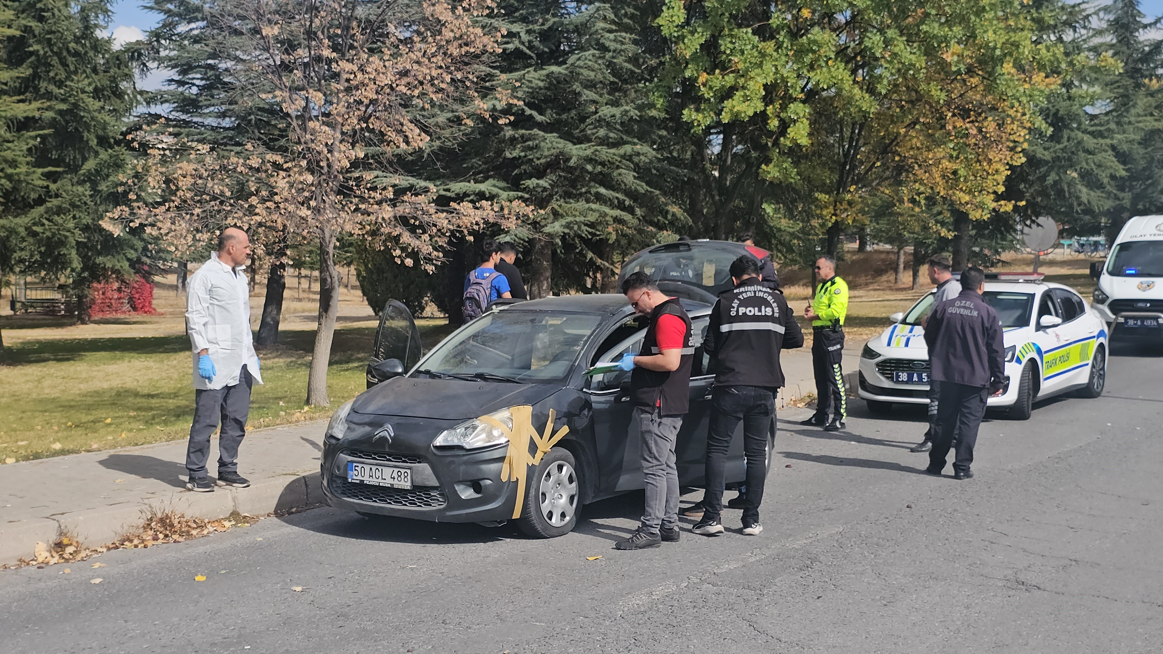 Kampüs Önünde Kadın Cinayeti 3 Çocuk Annesi, Eski Eşi Tarafından Öldürüldü (2)