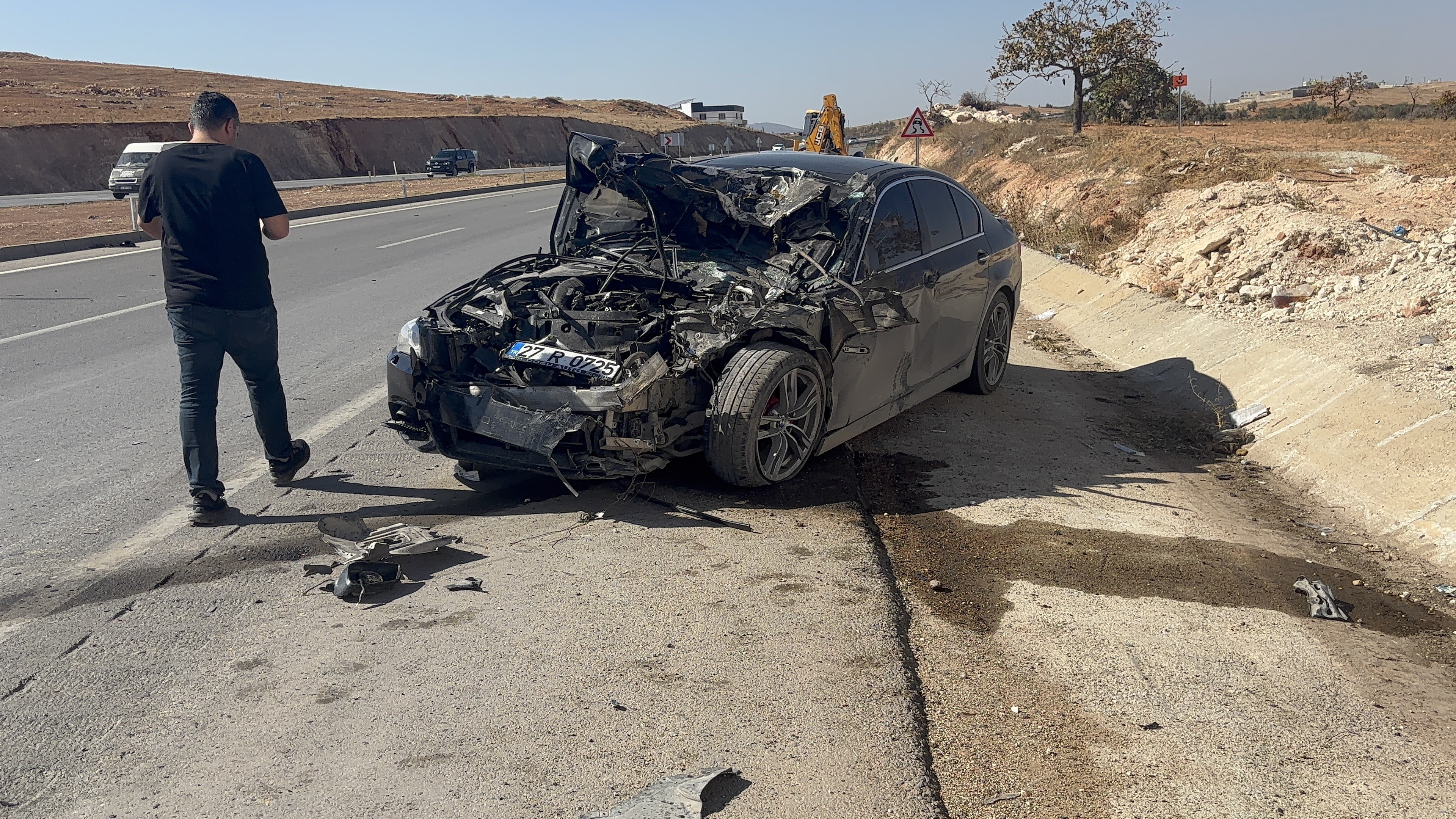 Kamyonet Havalandı, Sürücüsü Araçtan Fırladı! 44 Yaşındaki Adam Feci Şekilde Hayatını Kaybetti (4)