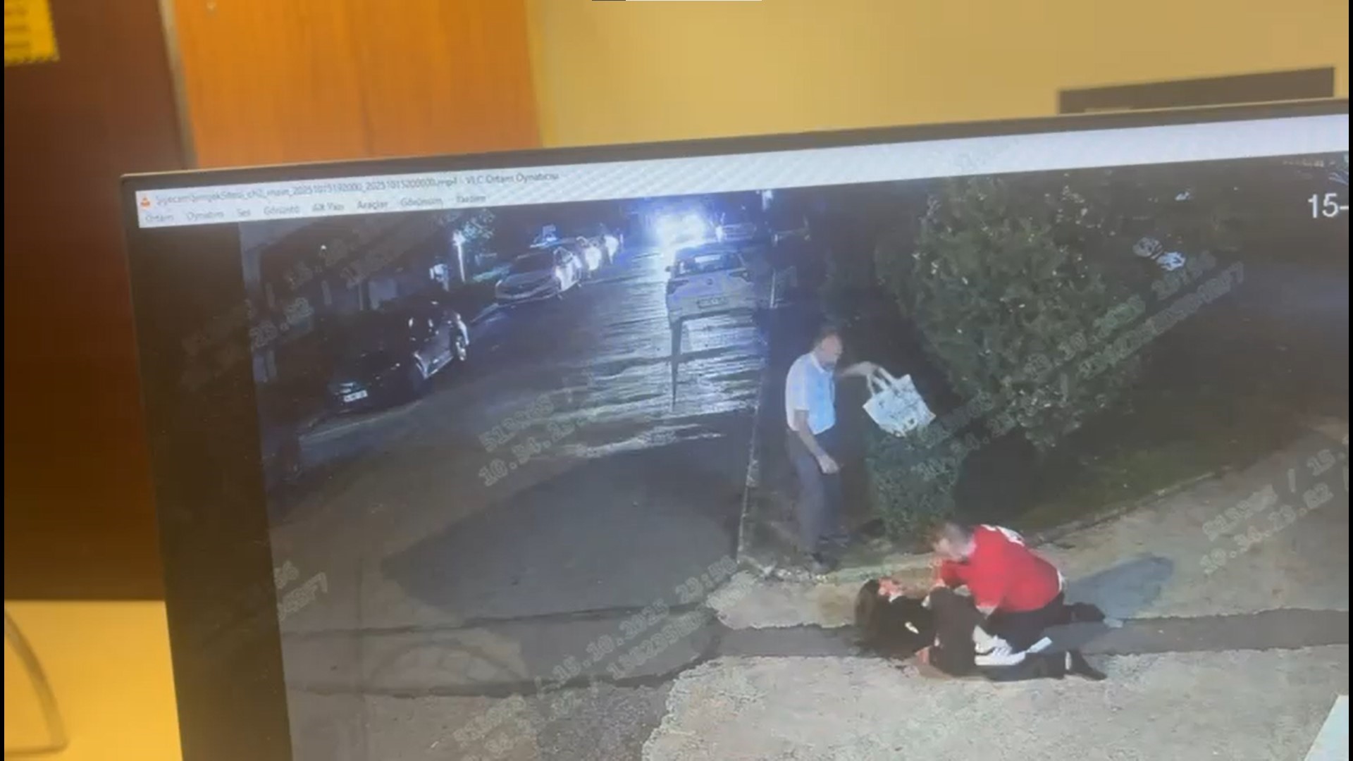 Kan Donduran Anların Görüntüsü Ortaya Çıktı! Eski Sevgilisini Boğazından Ve Göğsünden Bıçakladı! (5)