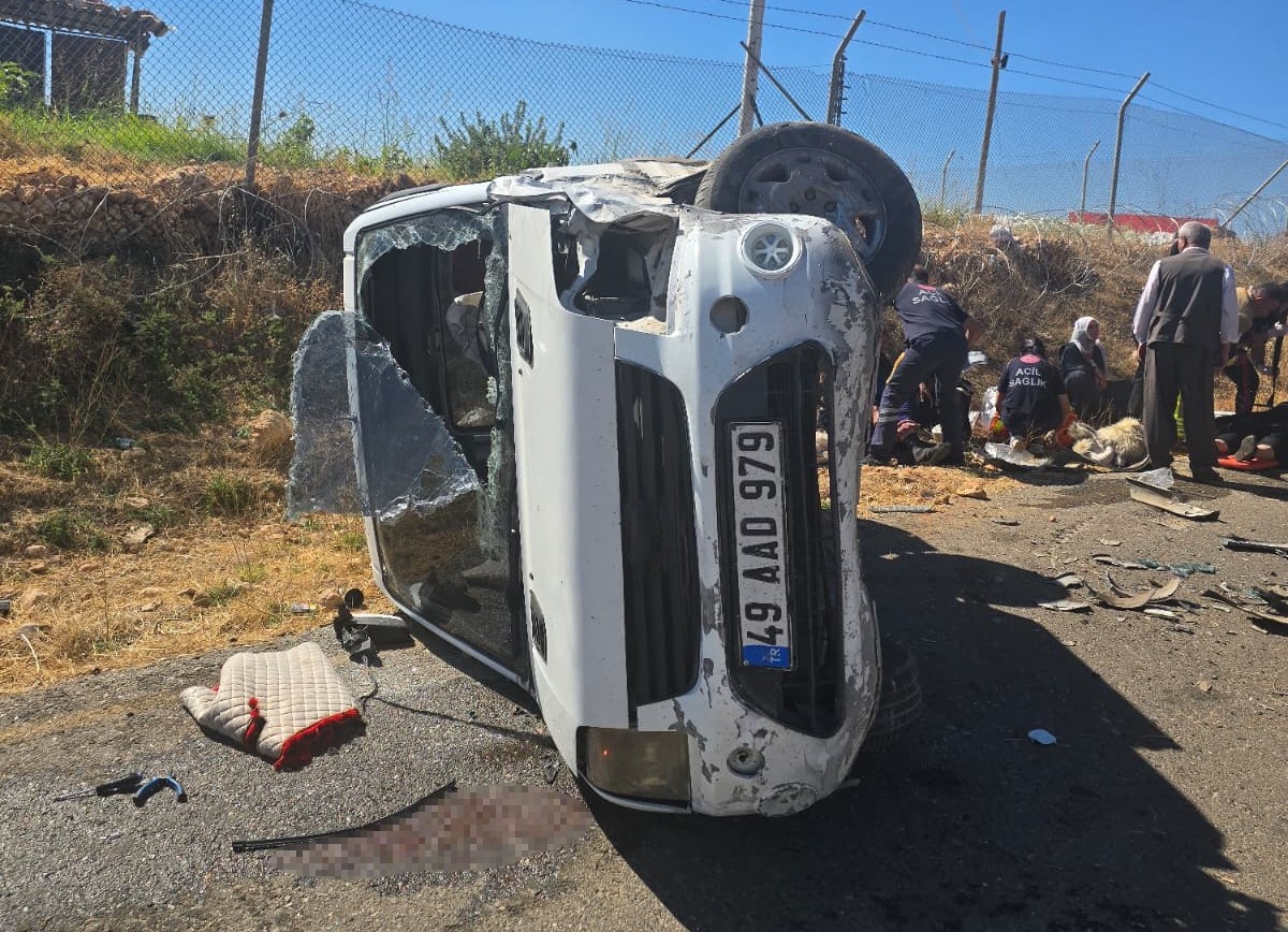 Kan Donduran Kaza! Araçlar Hurdaya Döndü, 8 Yaralı (4)