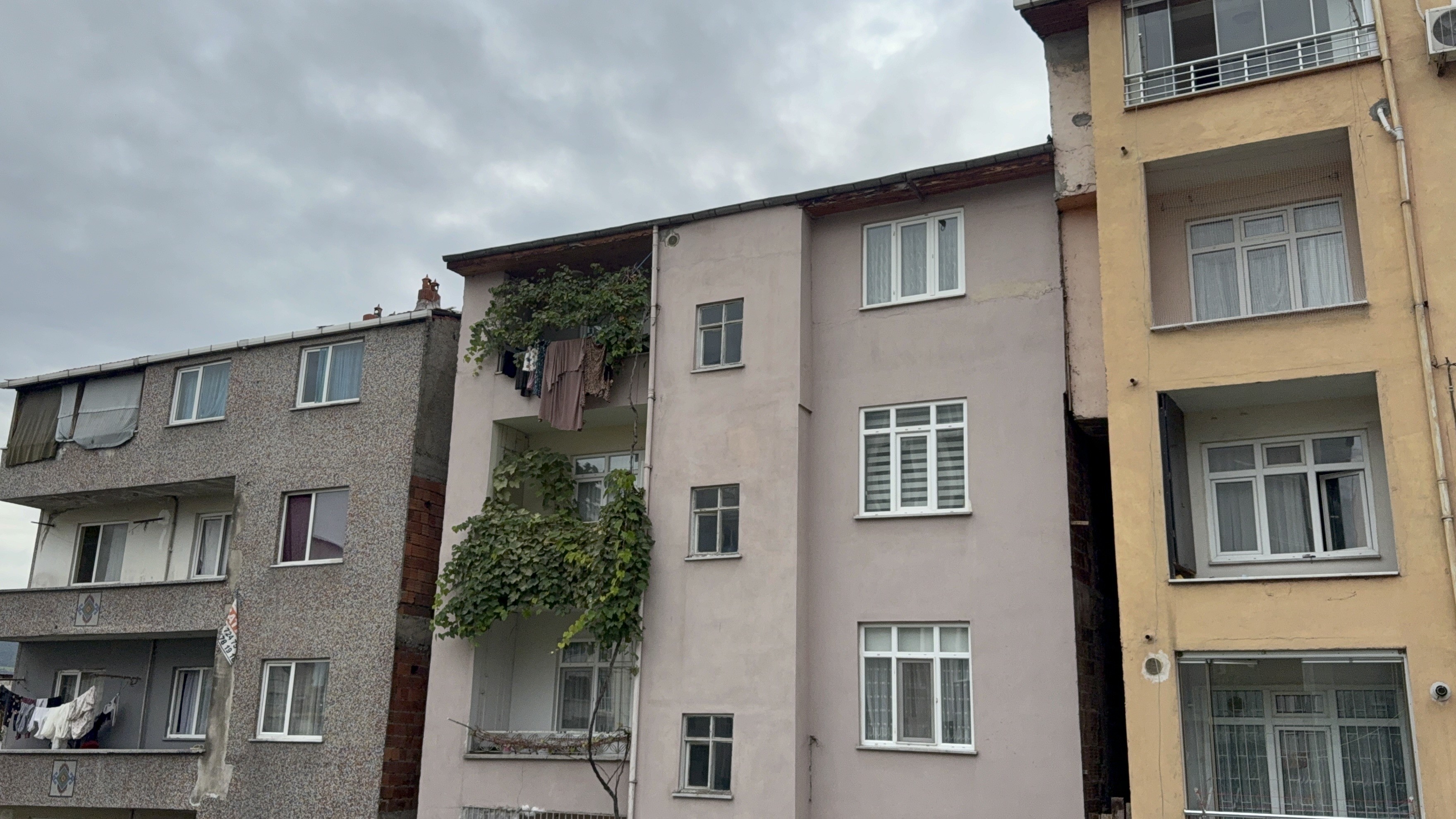 Kan Donduran Olay Evde Doğurdu, Poşete Koyup Çöpe Attı (6)