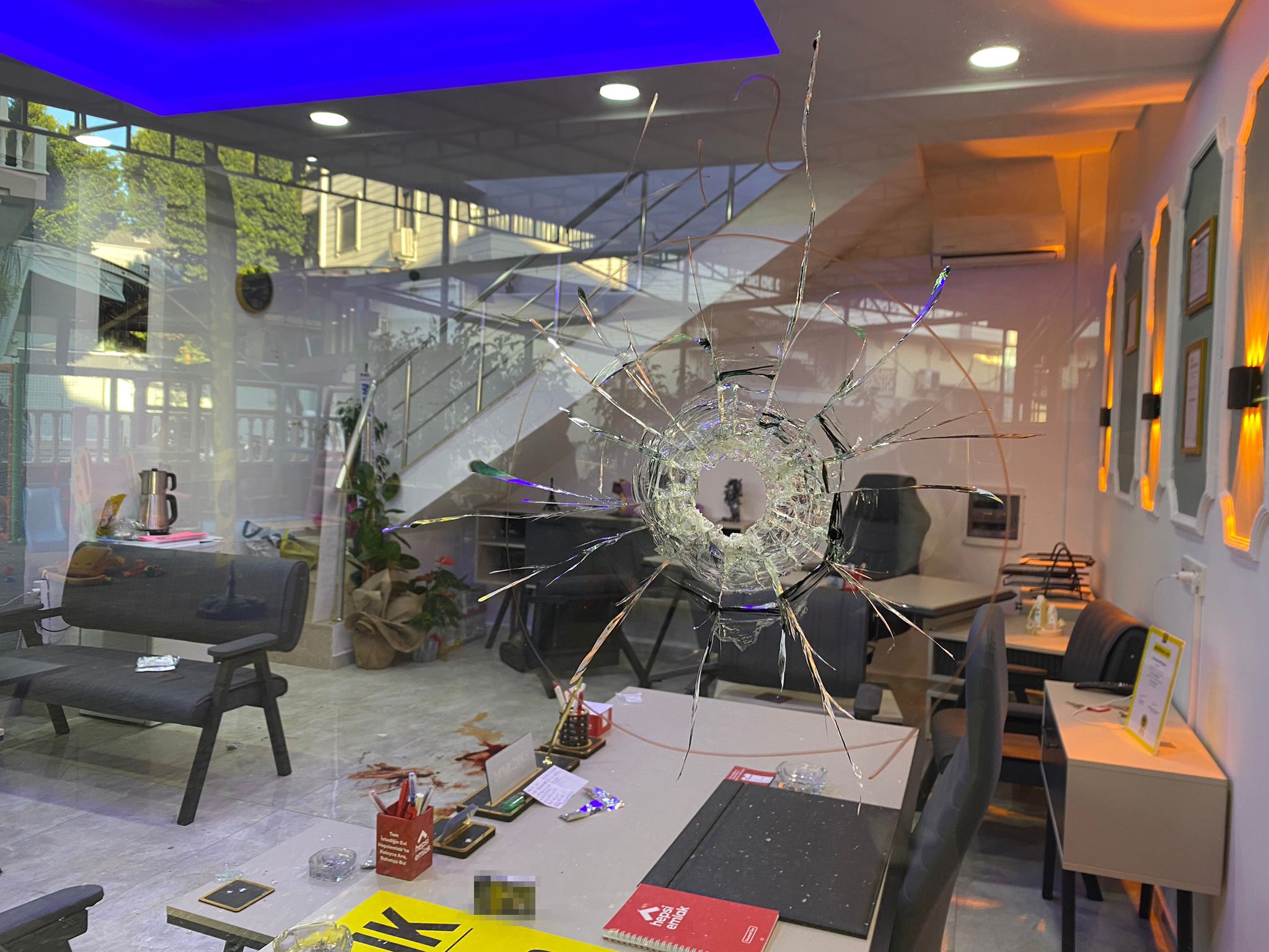 Kanlı Hesaplaşma Emlak Ofisinde Çıkan Kavgada 2 Kişi Hayatını Kaybetti (12)