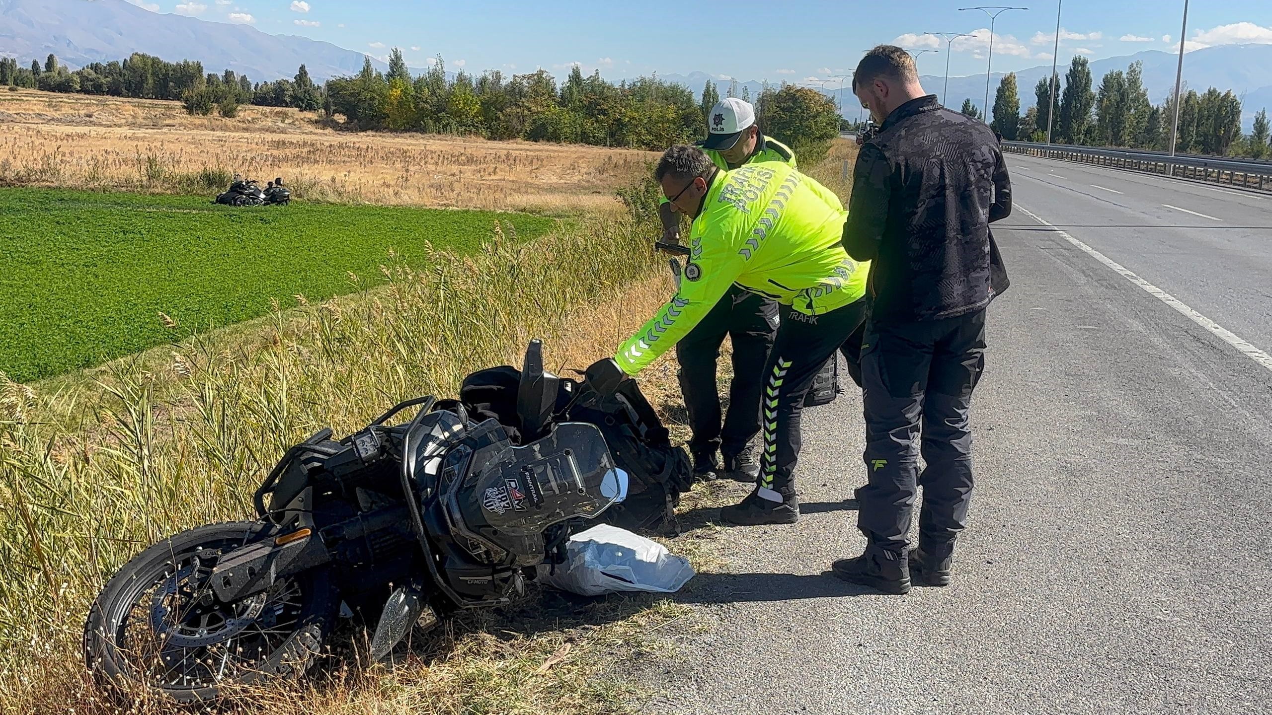 Kapadokya Yolculuğu Facia Ile Bitti! Rus Motosiklet Tutkunu Bariyerlerde Can Verdi (3)