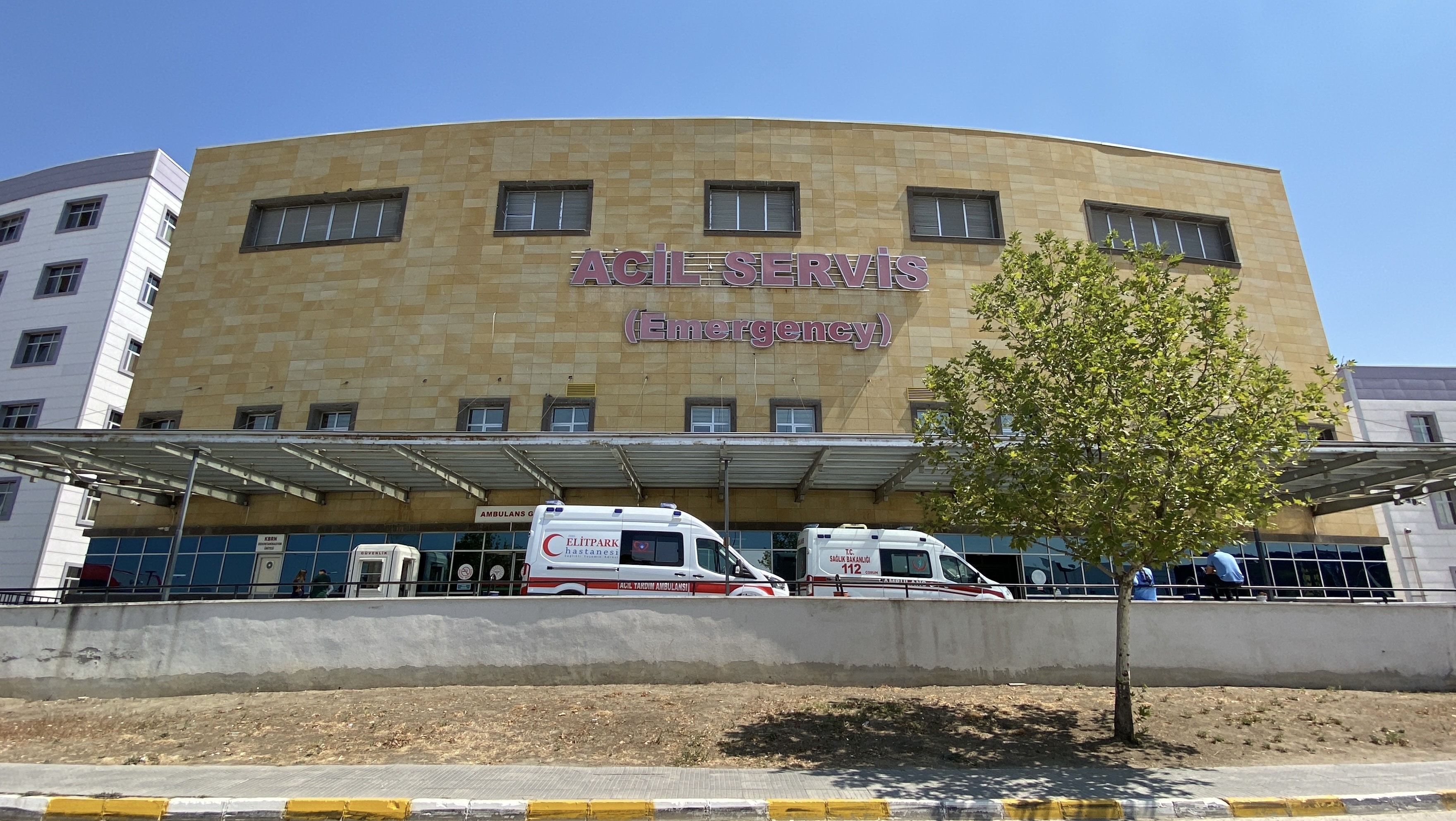 Kendi Çağırdığı Ambulansla Hastaneye Kaldırıldı… Alkol Ve Uyuşturucu Karışımı Canını Aldı (2)