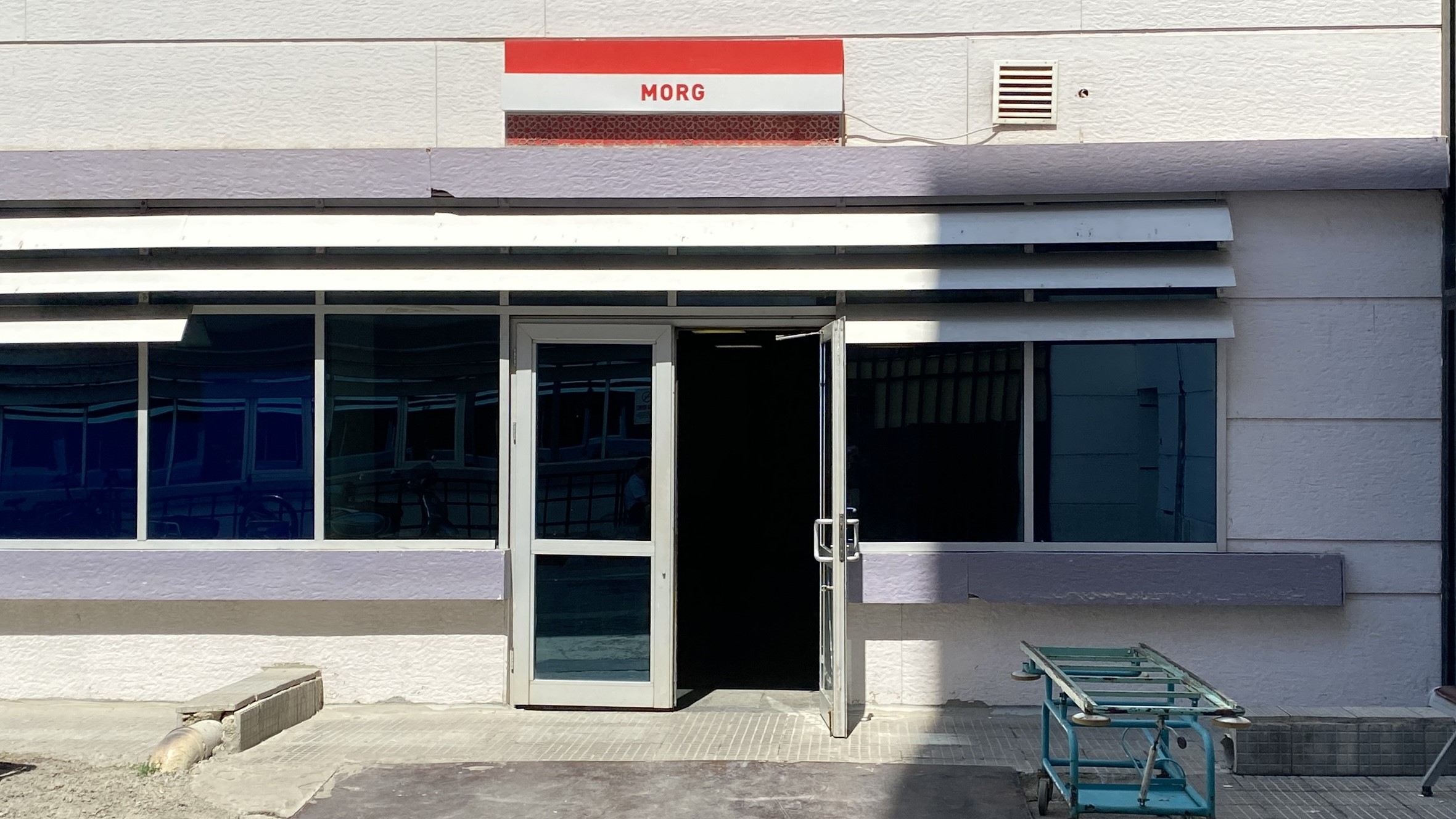 Kendi Çağırdığı Ambulansla Hastaneye Kaldırıldı… Alkol Ve Uyuşturucu Karışımı Canını Aldı (3)