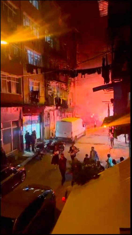 Kiz Istemeye Geldiler Mahalleyi Yaktilar Havai Fisek Faciasi Kiz Isteme Toreni Yanginl (2)