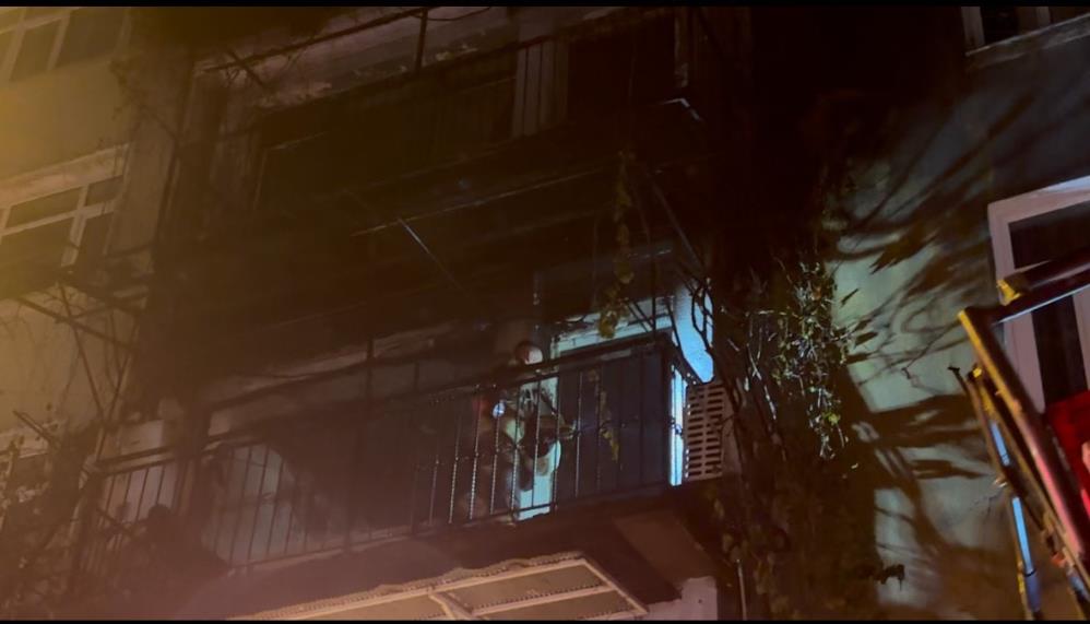 Kiz Istemeye Geldiler Mahalleyi Yaktilar Havai Fisek Faciasi Kiz Isteme Toreni Yanginl (4)