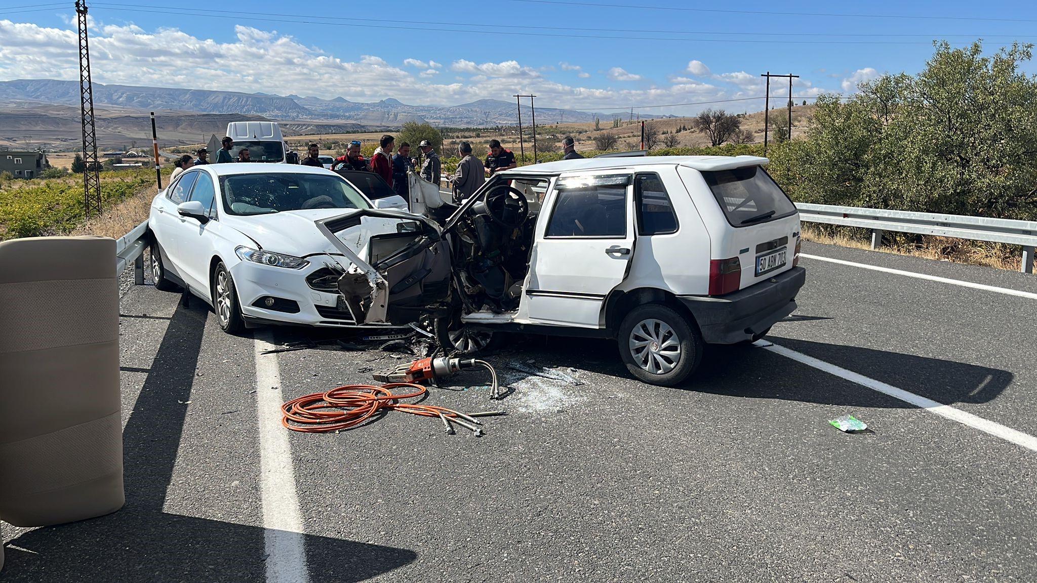 Korkunç Kaza! Araçta Sıkışan Sürücüden Acı Haber (3)