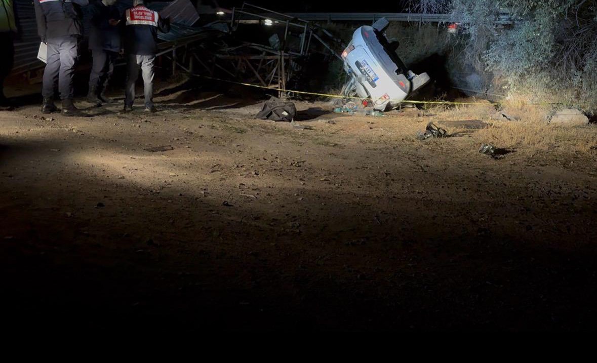 Korkunç Kaza! Takla Atan Otomobil Hurdaya Döndü; 1 Ölü, 2 Yaralı (5)