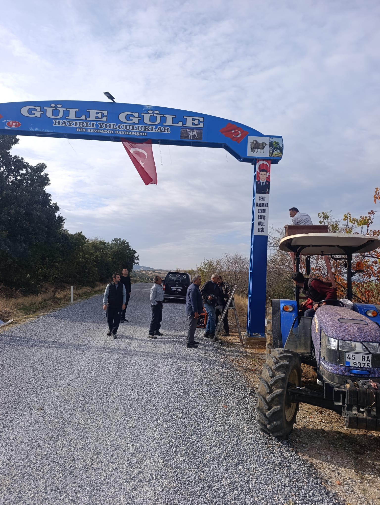 Kulada Duygulandiran Vefa Sehit Yucel Yesilin Anisi Yasatiliyor (3)