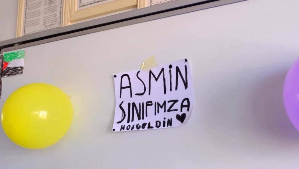 Losemiyi Yenen Kucuk Asmin Cicekler Ve Alkislarla Okuluna Dondu (3)