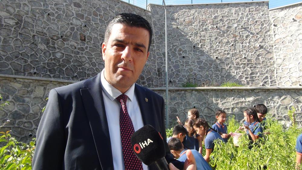 Manisa Akgedik Toki Ortaokulu Ogrencileri Ureterek Ogreniyor (2)