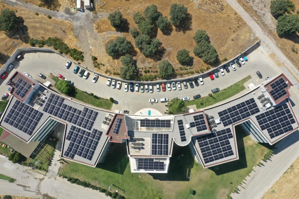 Manisa Cbu Kampusune Kurulan Cati Ges Ile Surdurulebilir Enerjiye Ornek Adim (3)