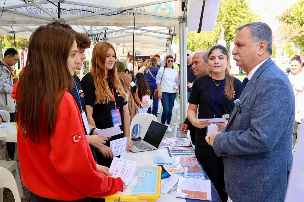 Manisada Bilim Senliginde 30 Bin Ogrenci Bilimi Kesfetti (2)