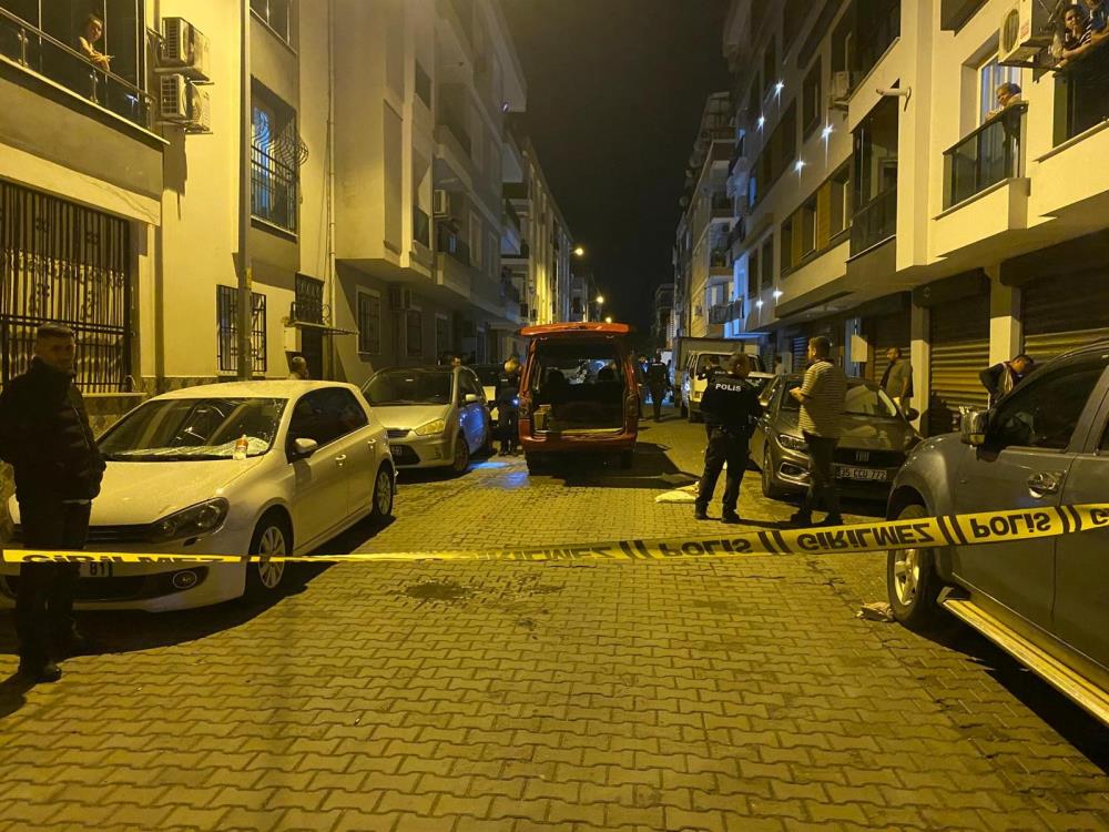 Manisada Seyir Halindeki Araca Silahli Saldiri 3 Yarali (3)