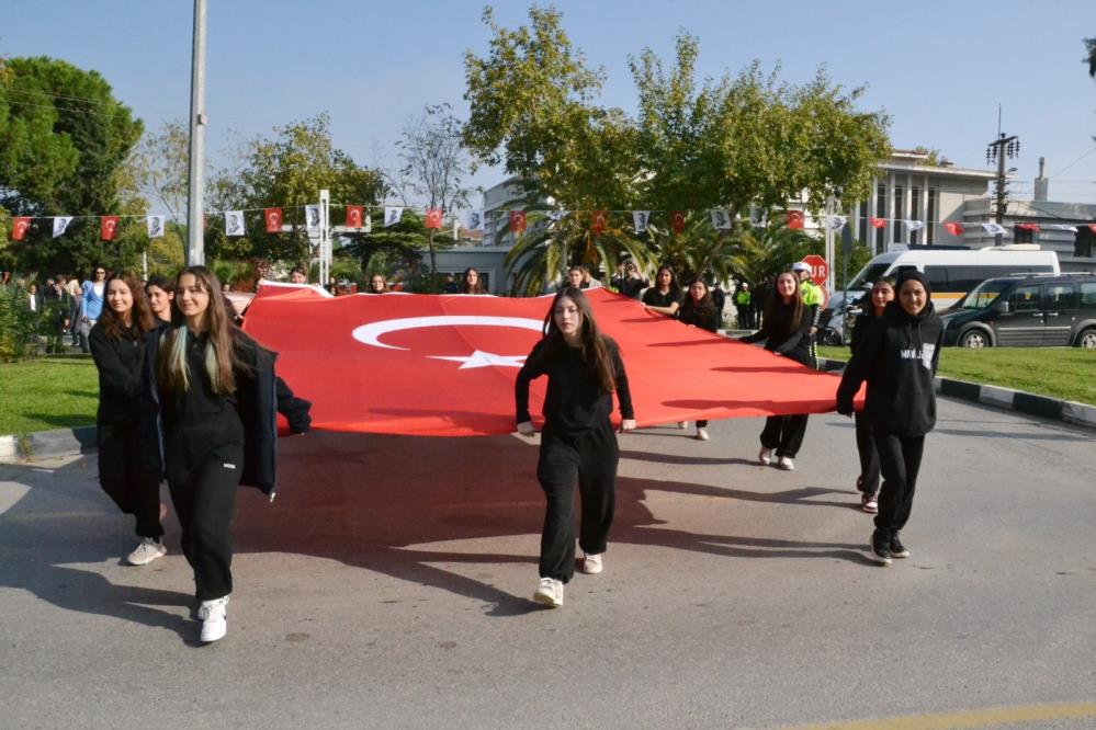 Manisada Tarihi Gun Ataturkun Sehre Gelisinin 100 Yili Coskuyla Kutlandi (6)
